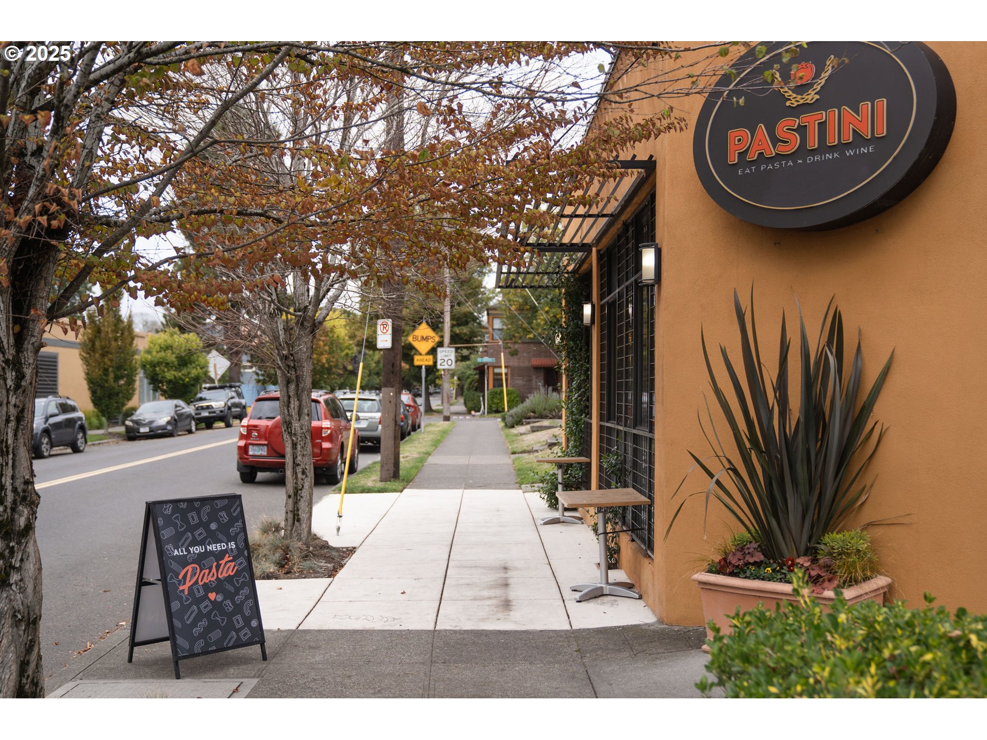 2025 SE CARUTHERS ST 14