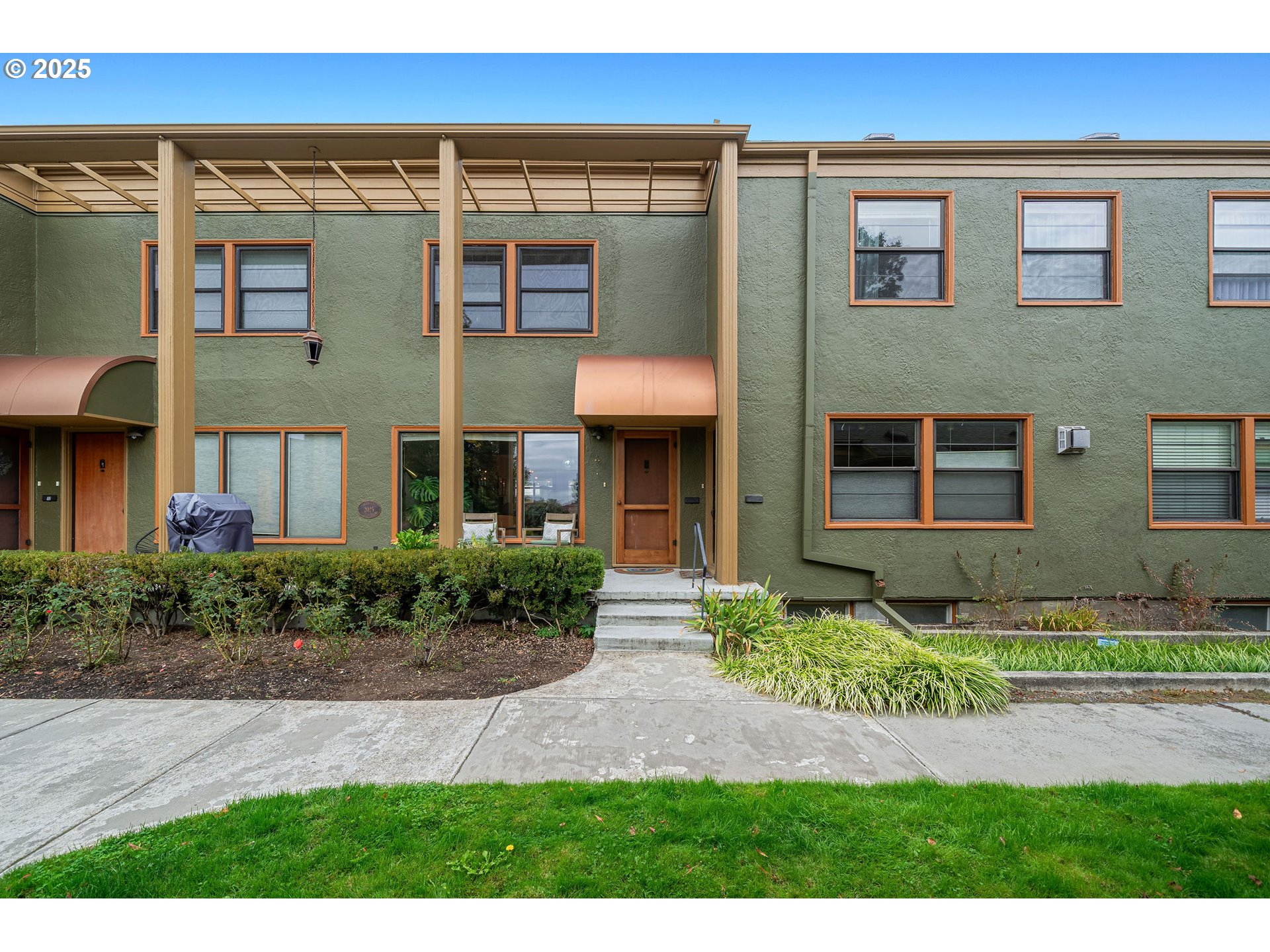 2025 SE CARUTHERS ST 14