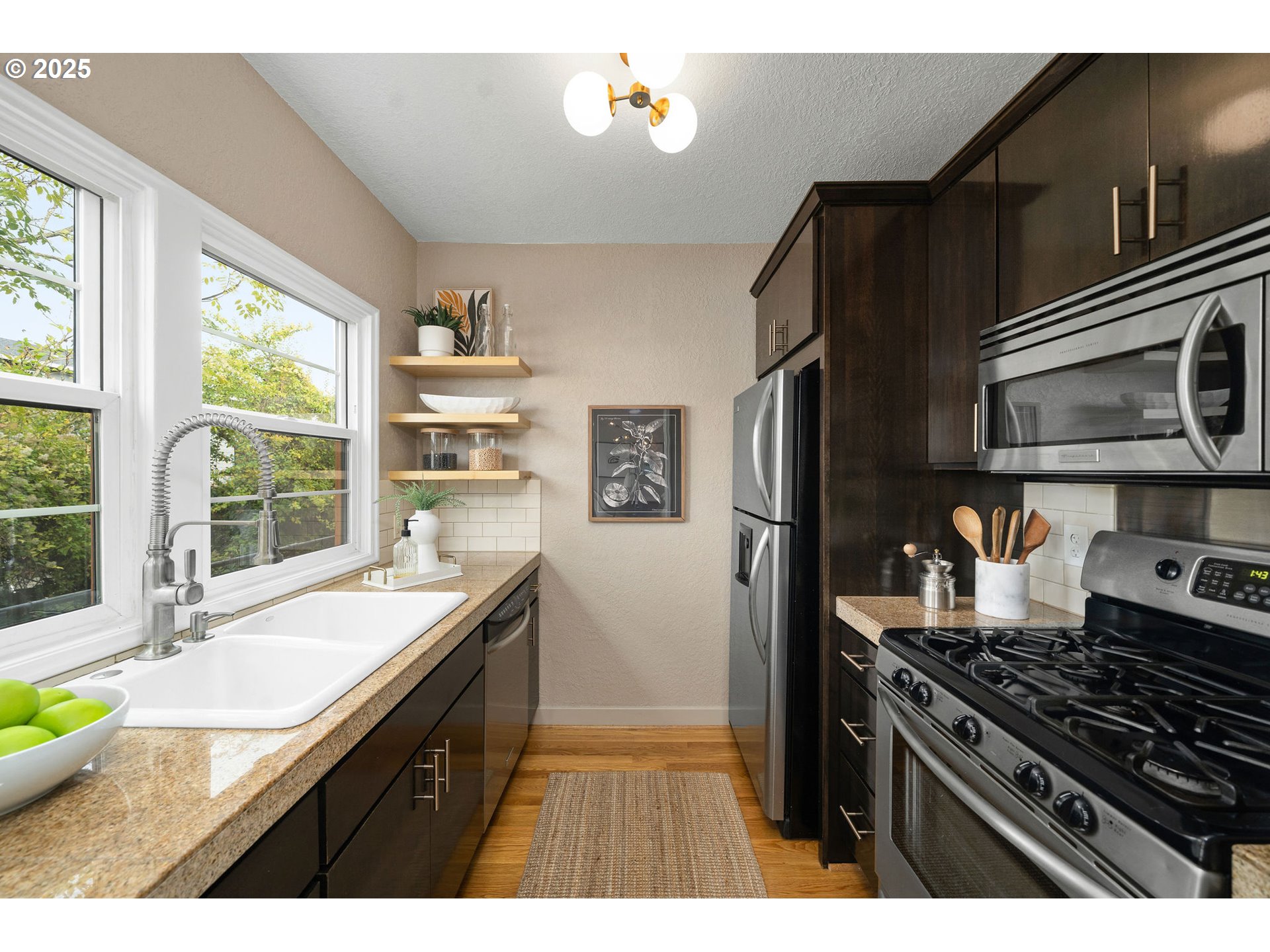 2025 SE CARUTHERS ST 14