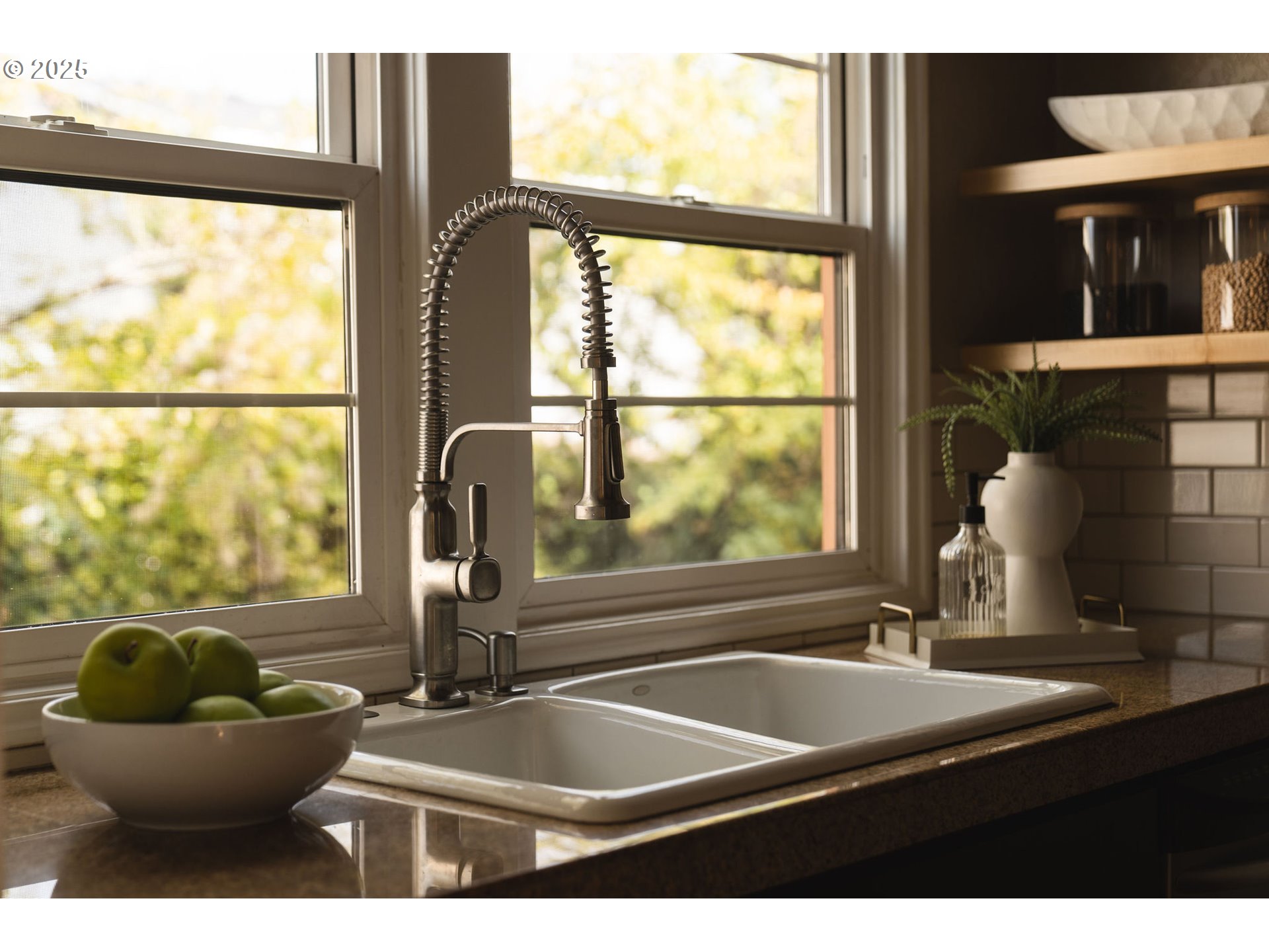 2025 SE CARUTHERS ST 14