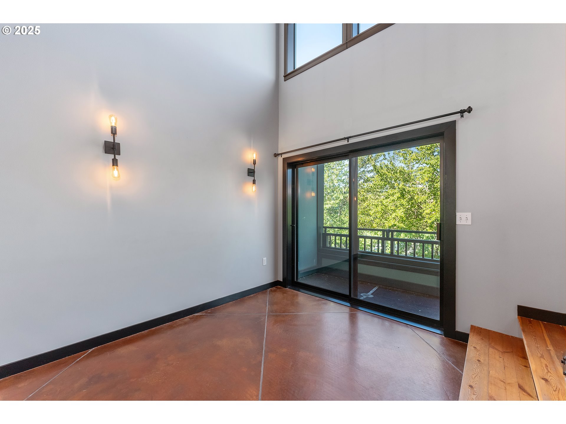 1371 NE ORENCO STATION PKWY 8