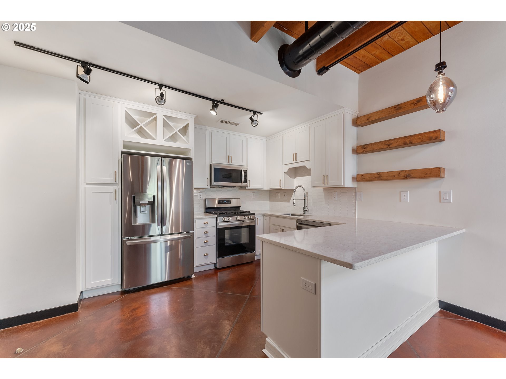 1371 NE ORENCO STATION PKWY 8