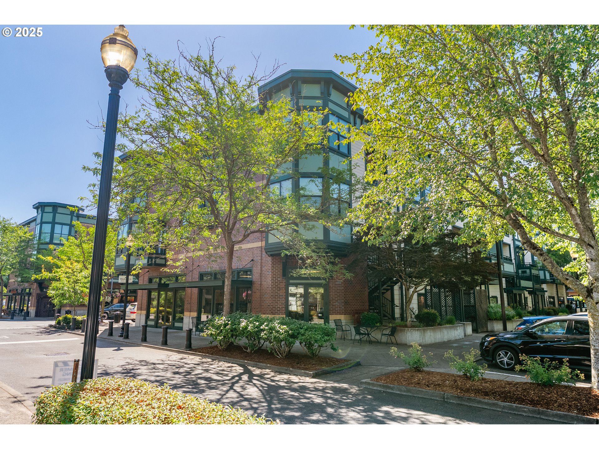 1371 NE ORENCO STATION PKWY 8