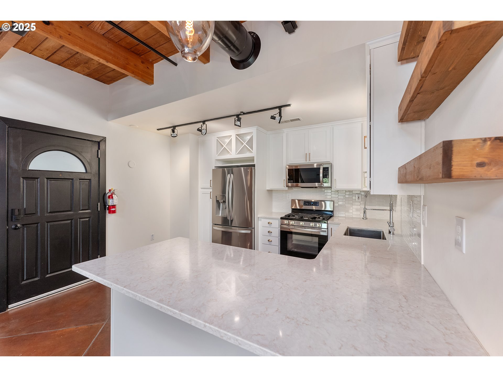 1371 NE ORENCO STATION PKWY 8