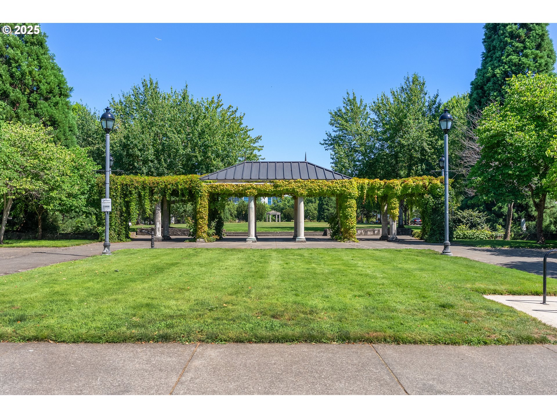 1371 NE ORENCO STATION PKWY 8