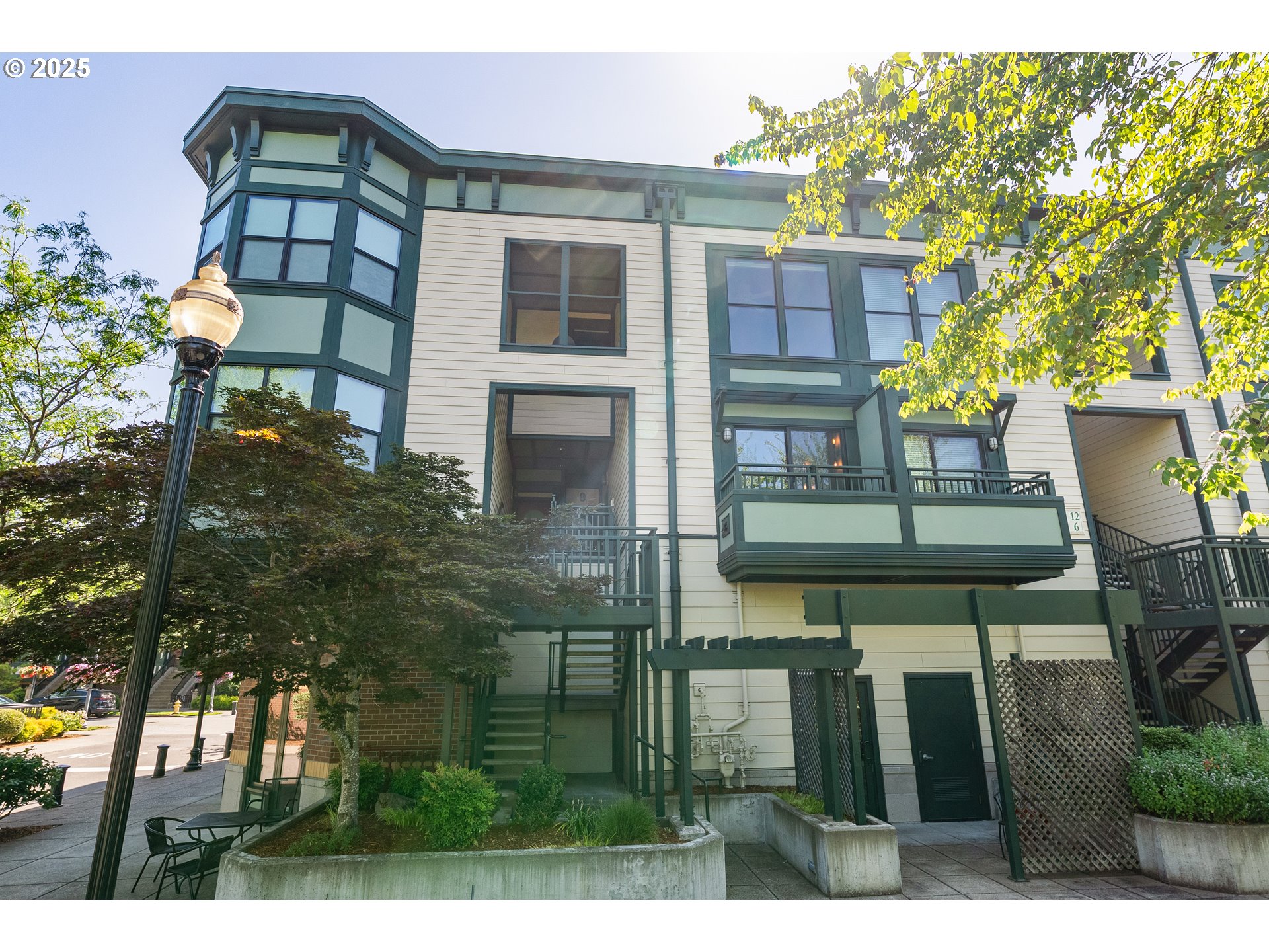 1371 NE ORENCO STATION PKWY 8