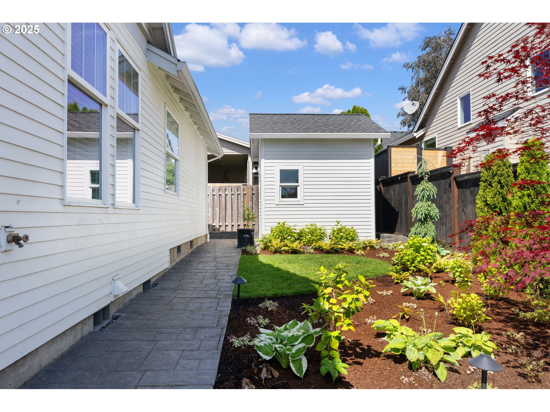 14897 ROOSTER ROCK AVE NE