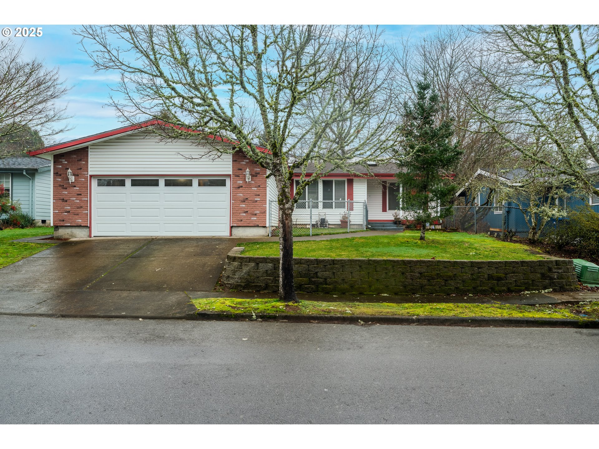 1692 SE CEDAR CREEK PL