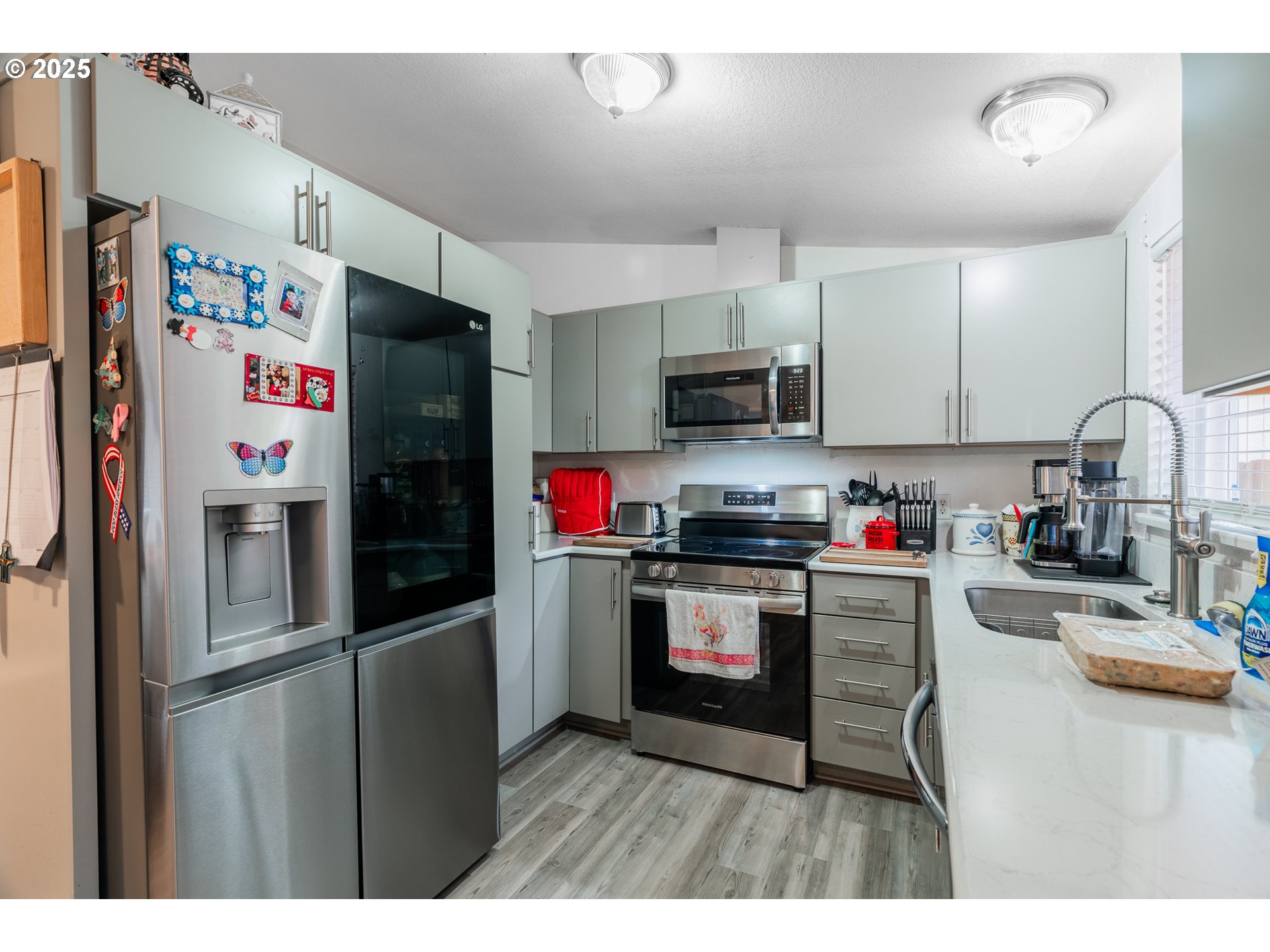 1692 SE CEDAR CREEK PL