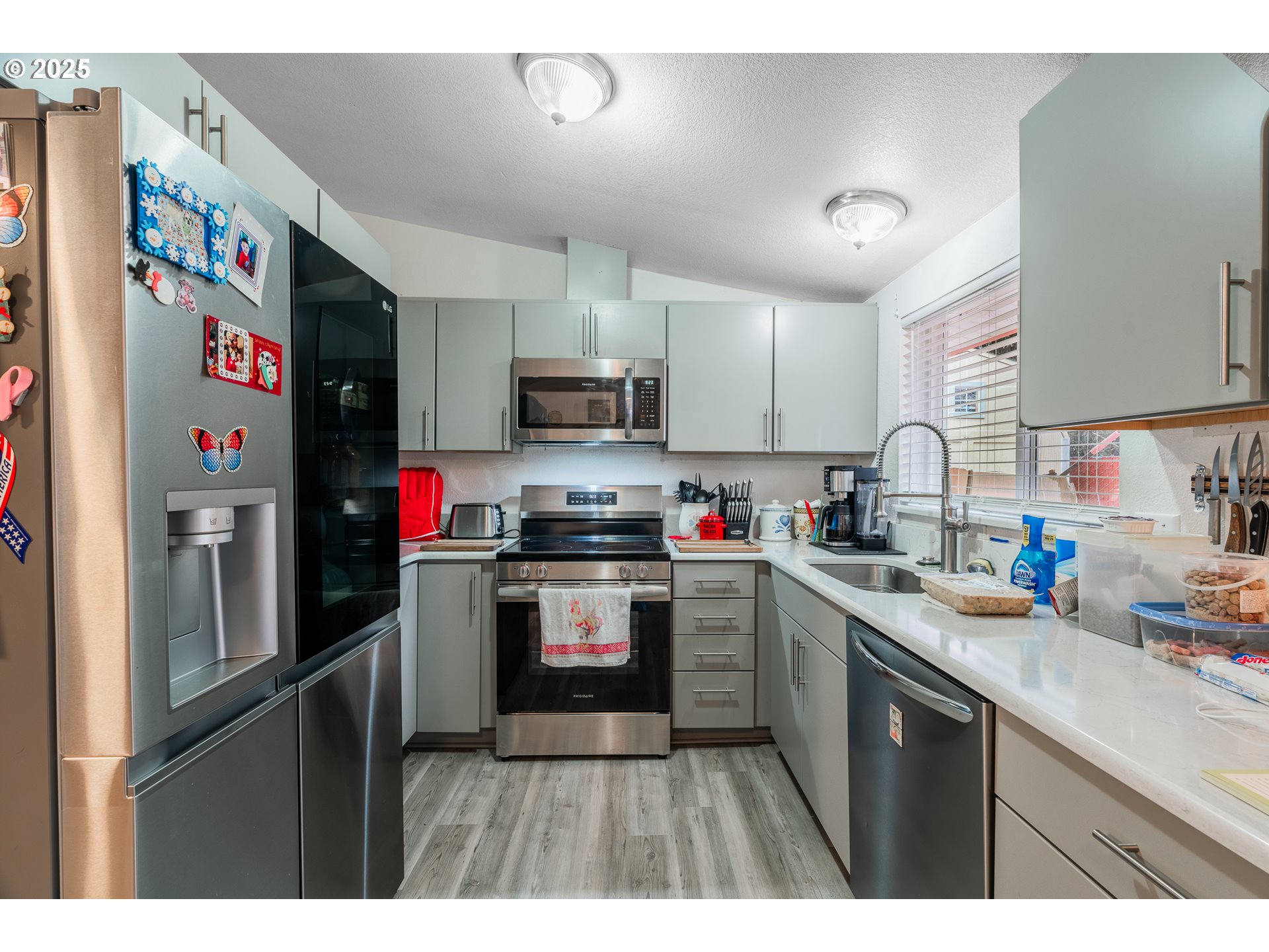 1692 SE CEDAR CREEK PL