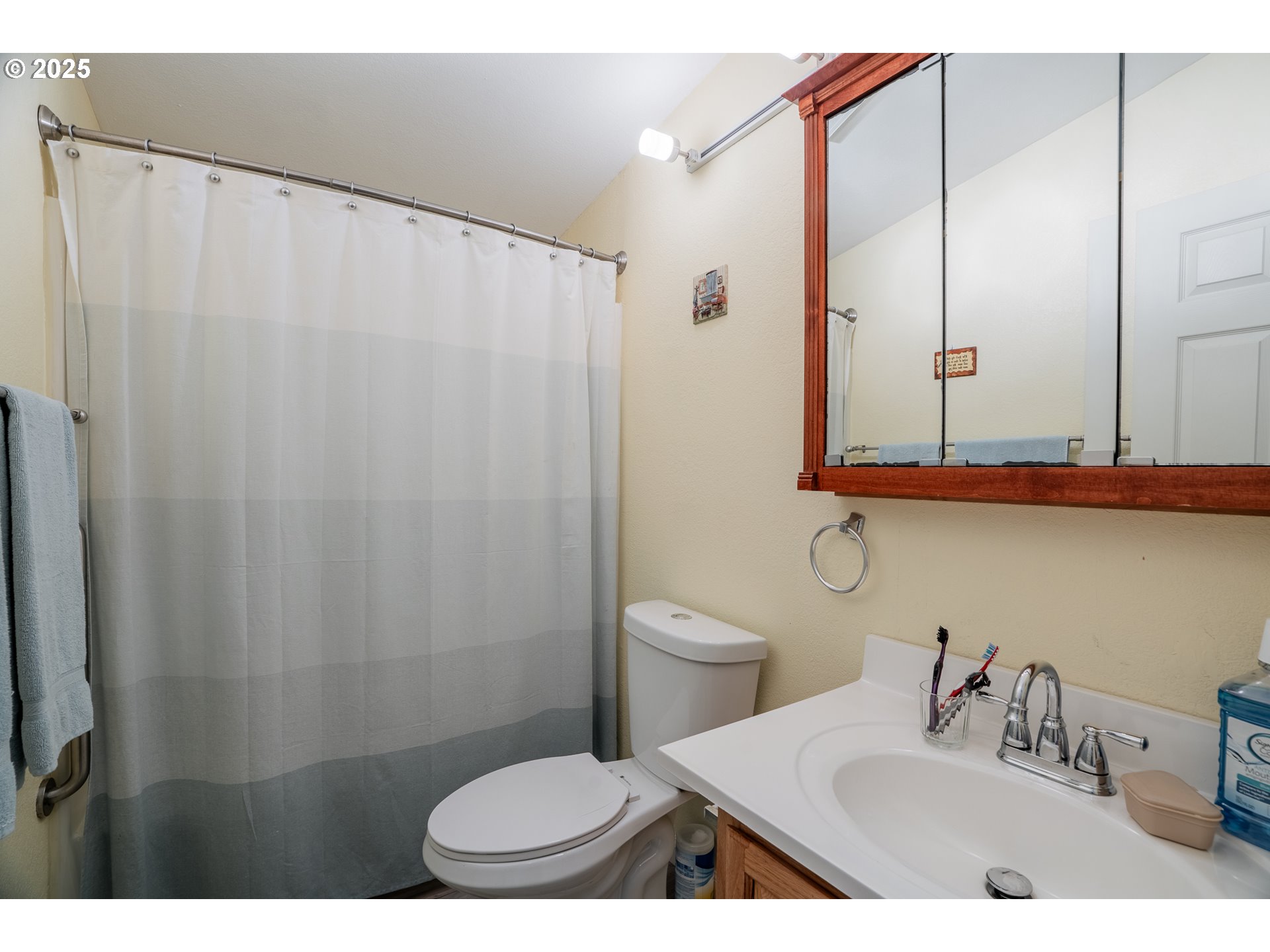 1692 SE CEDAR CREEK PL