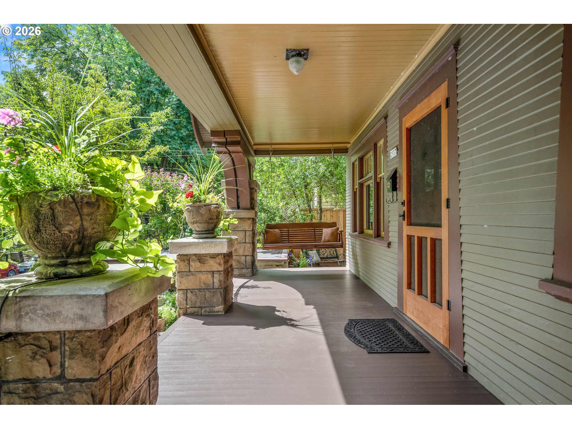 2537 NE 18TH AVE