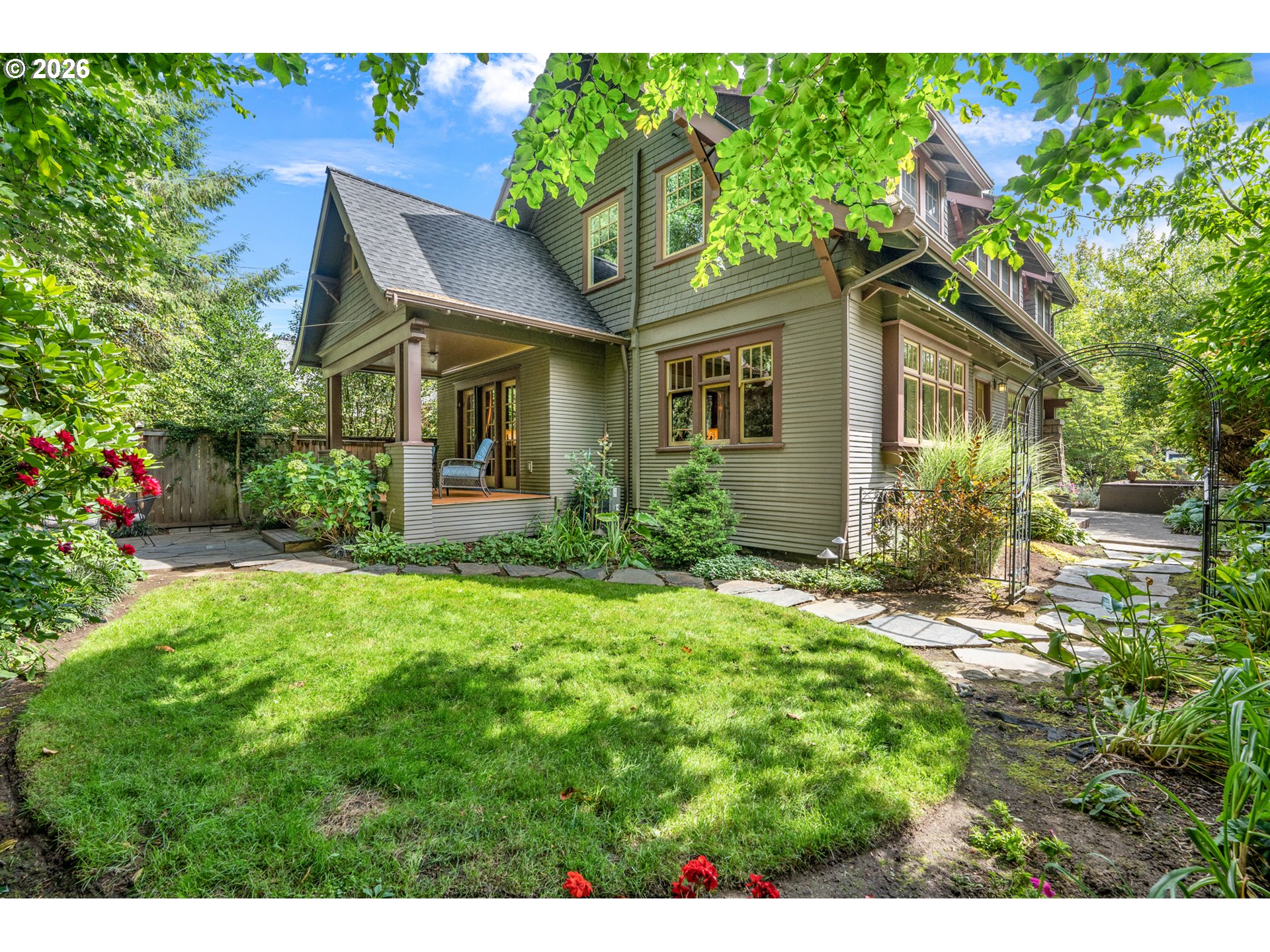 2537 NE 18TH AVE