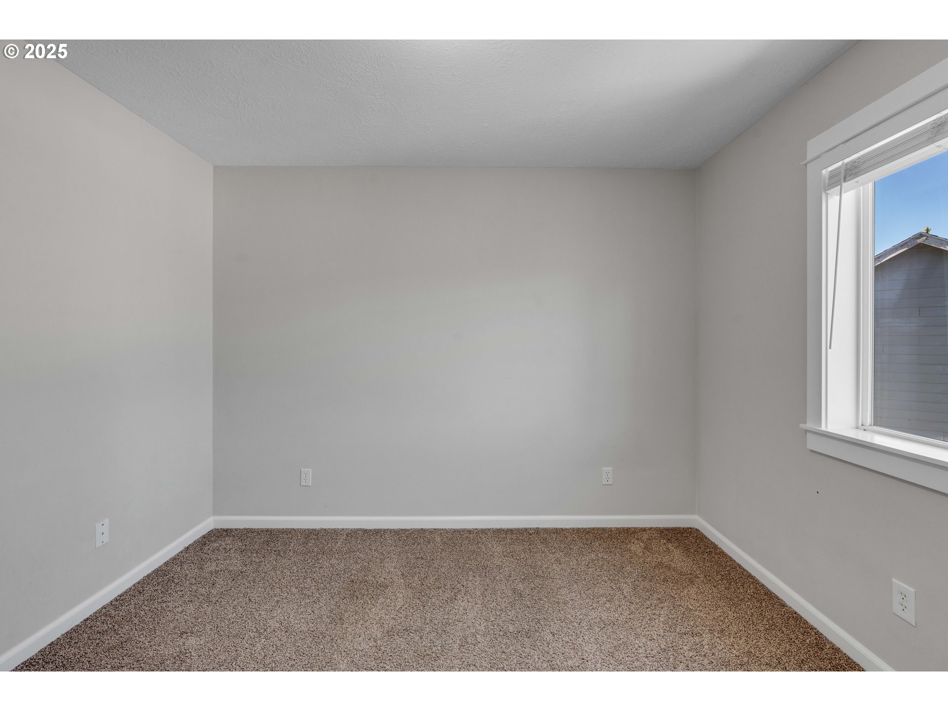 2073 NW 17TH ST