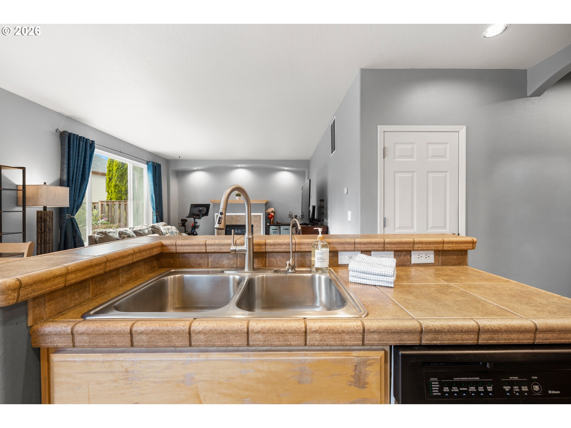 1079 SE PORTLANDIA AVE