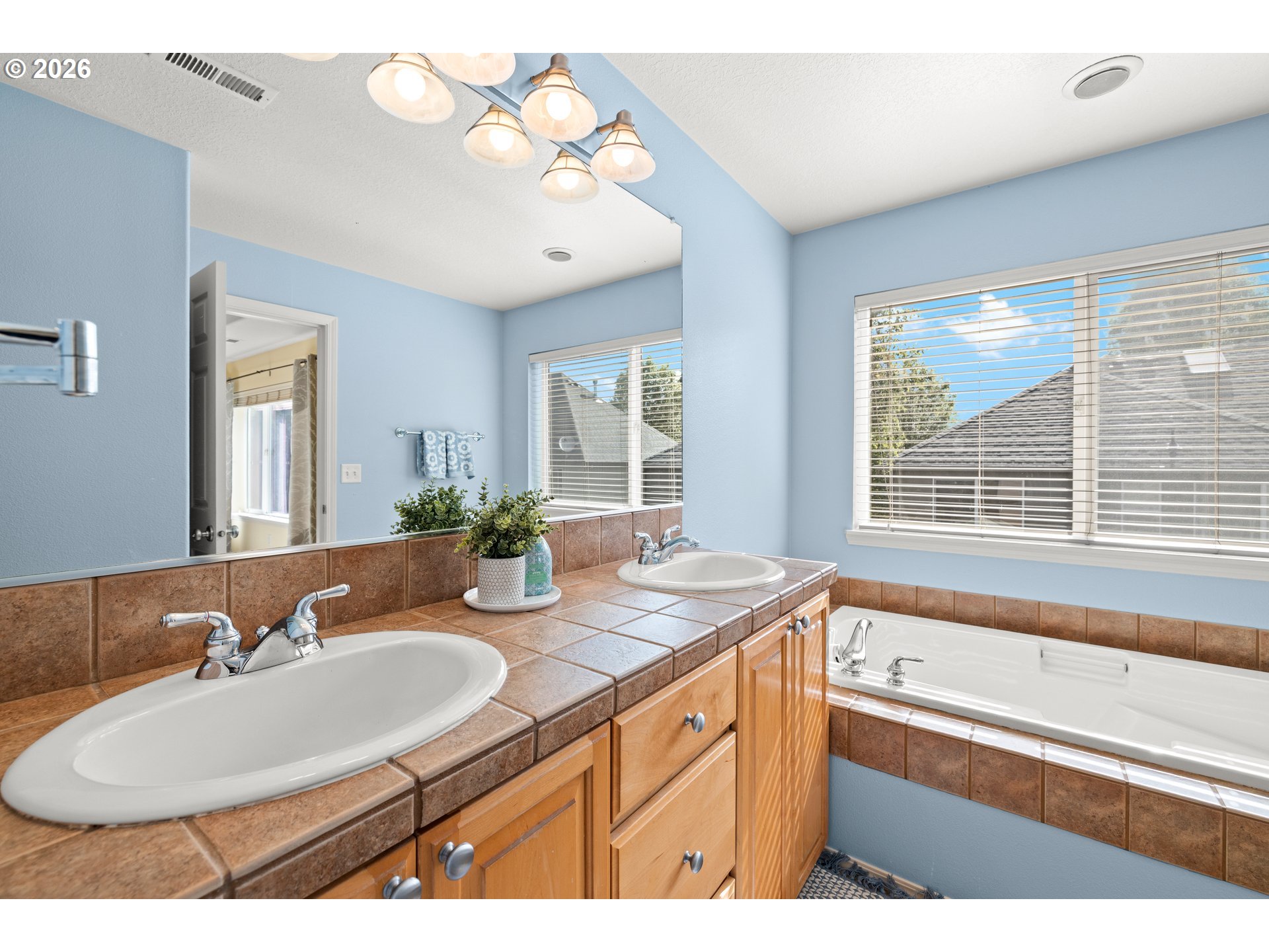 1079 SE PORTLANDIA AVE