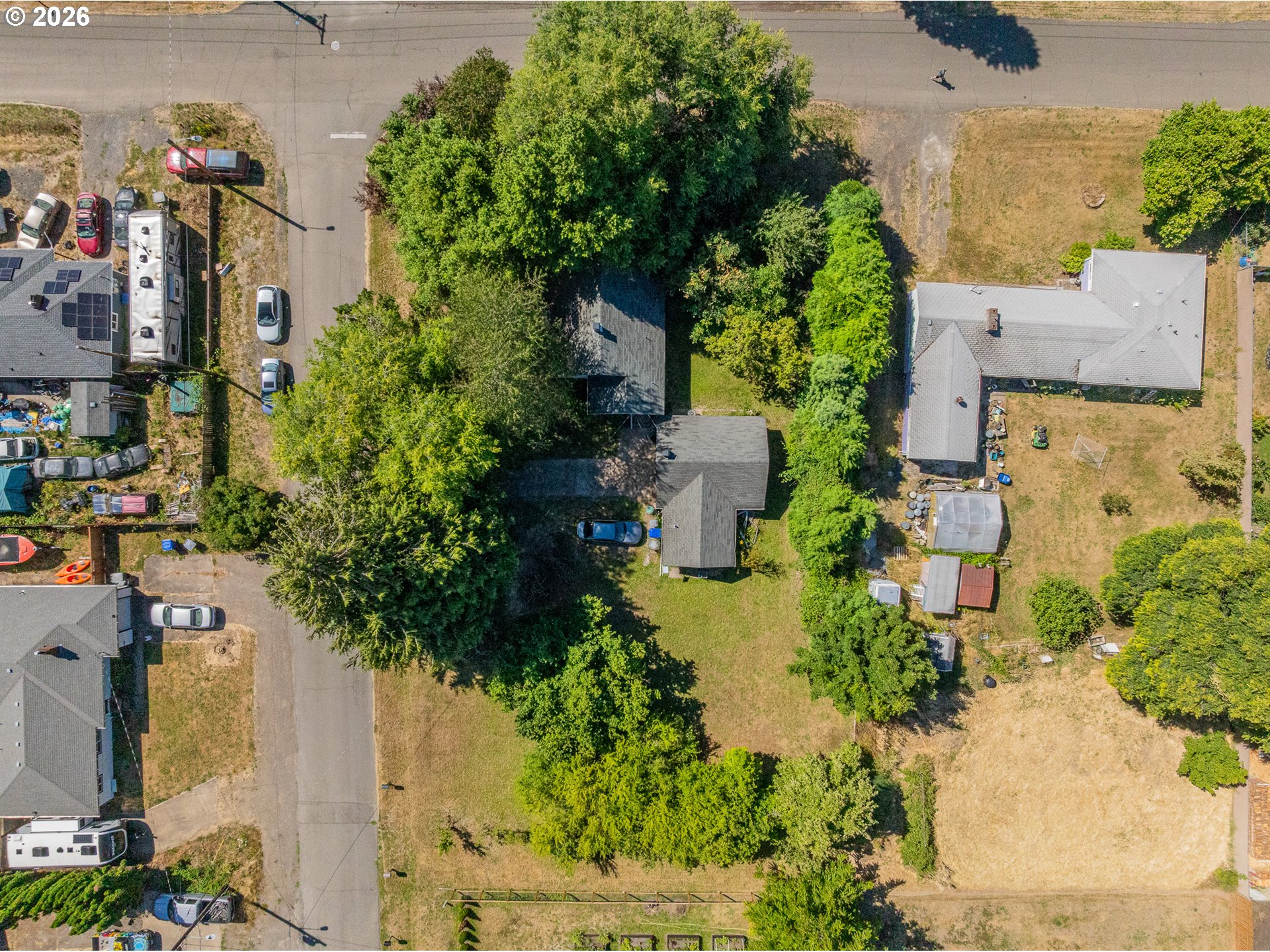 895 ELMA AVE SE