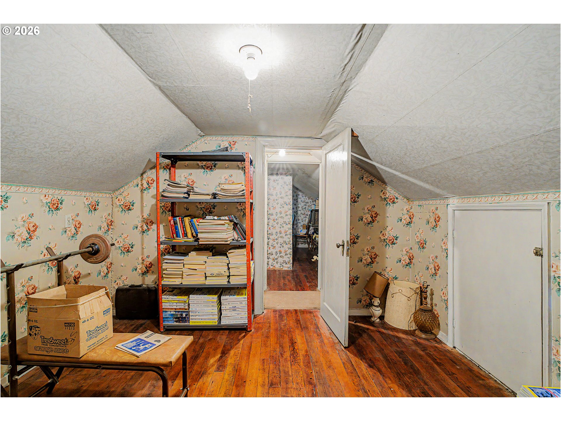 895 ELMA AVE SE
