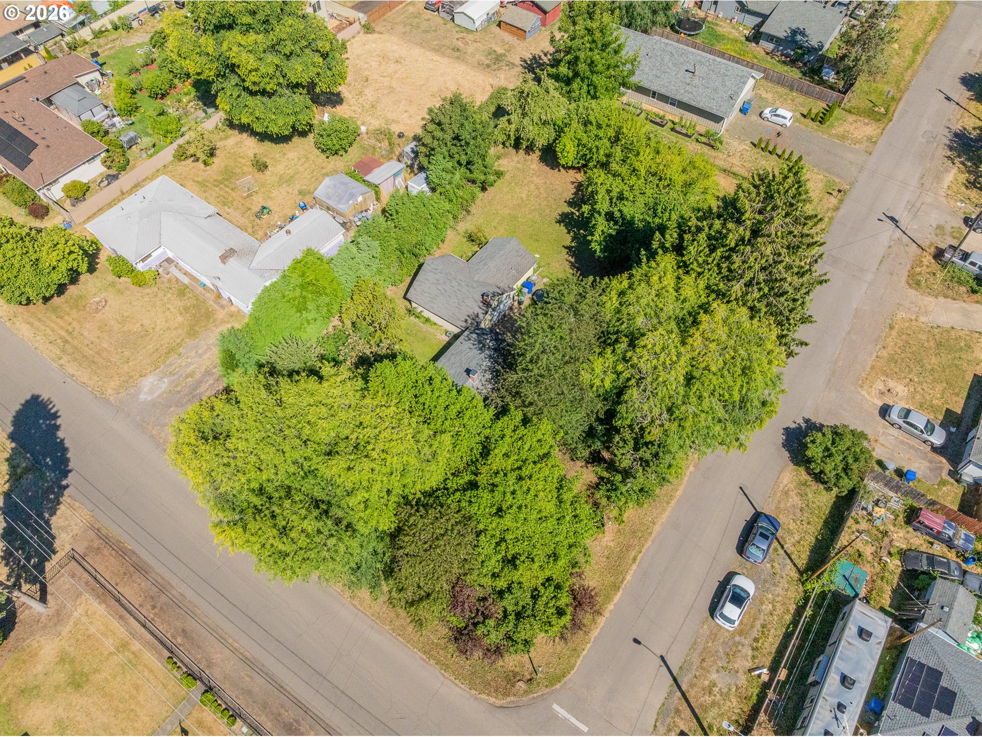 895 ELMA AVE SE