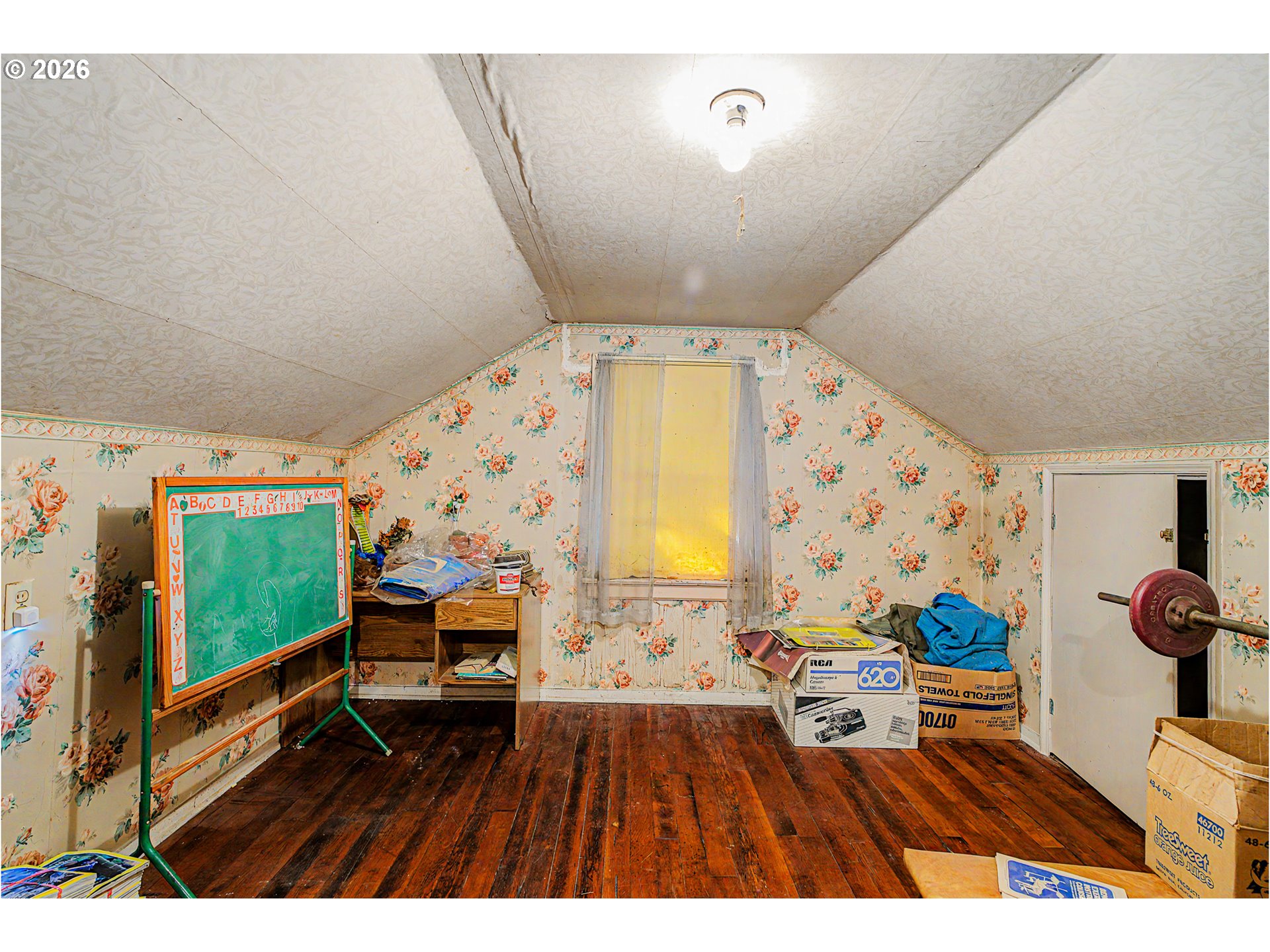 895 ELMA AVE SE