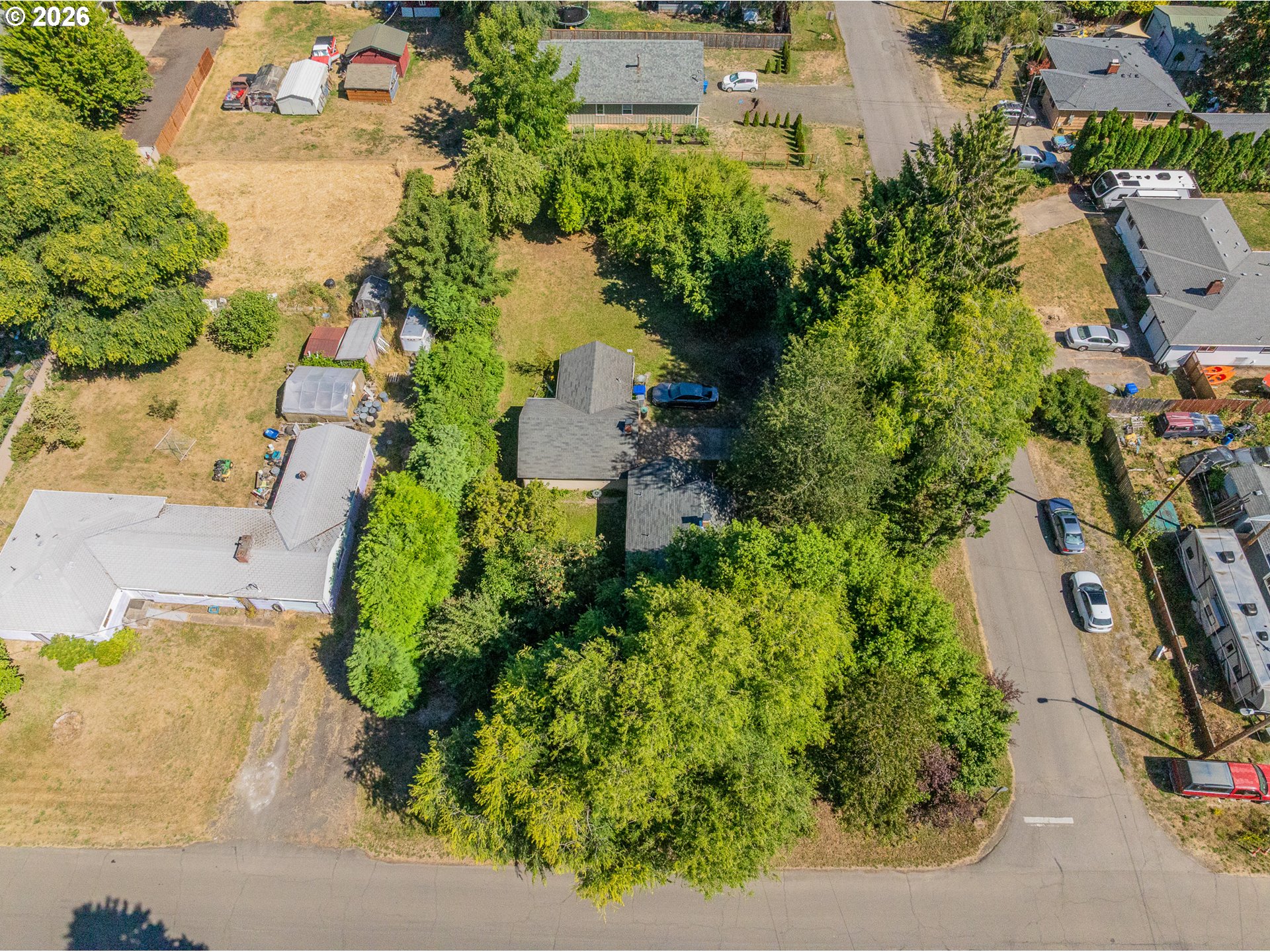 895 ELMA AVE SE