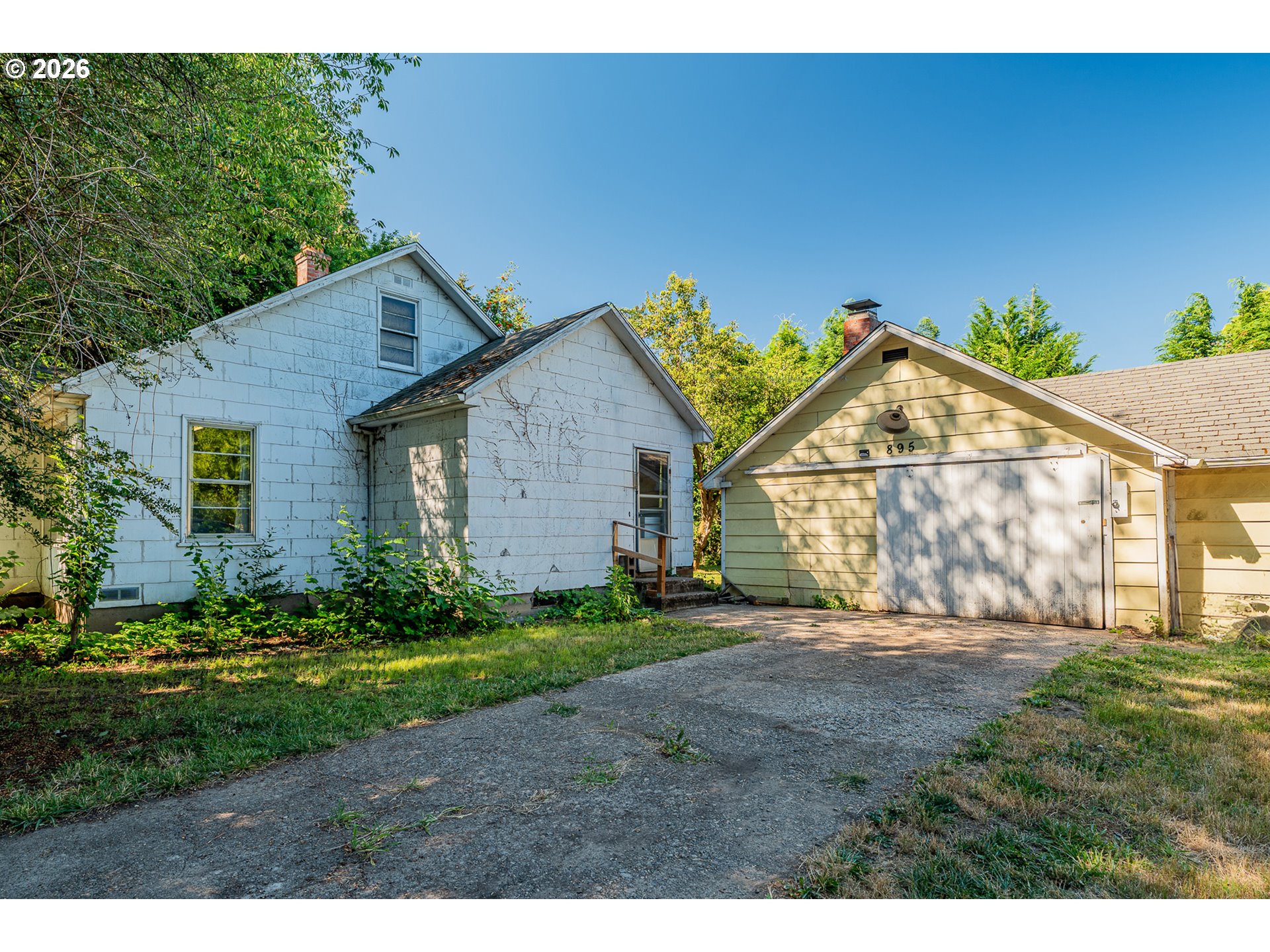895 ELMA AVE SE