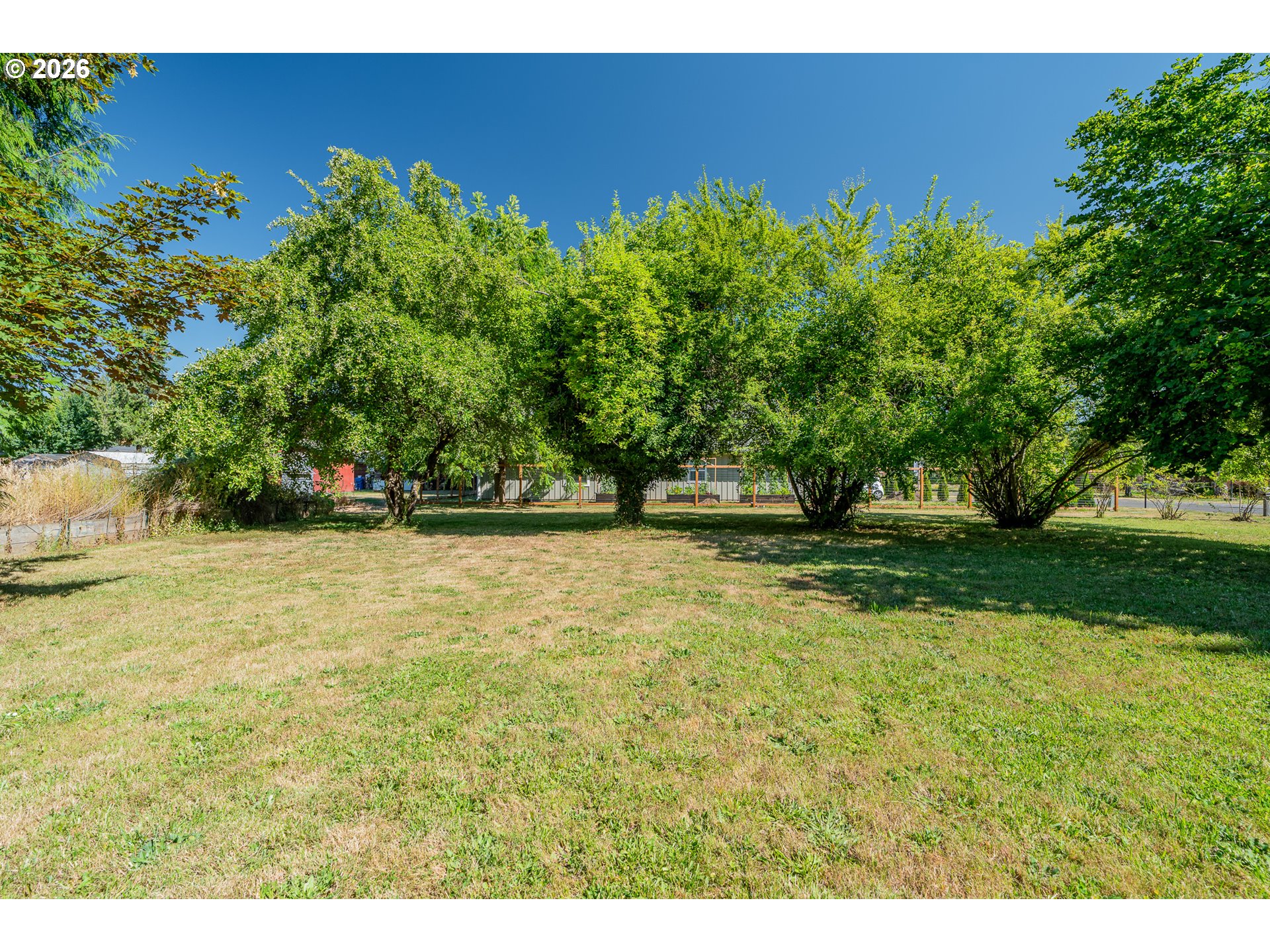 895 ELMA AVE SE