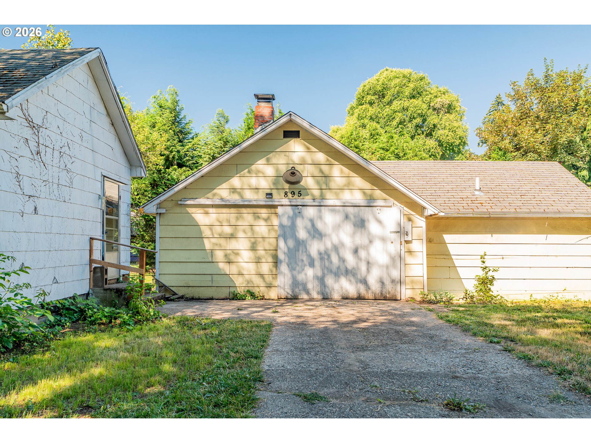 895 ELMA AVE SE