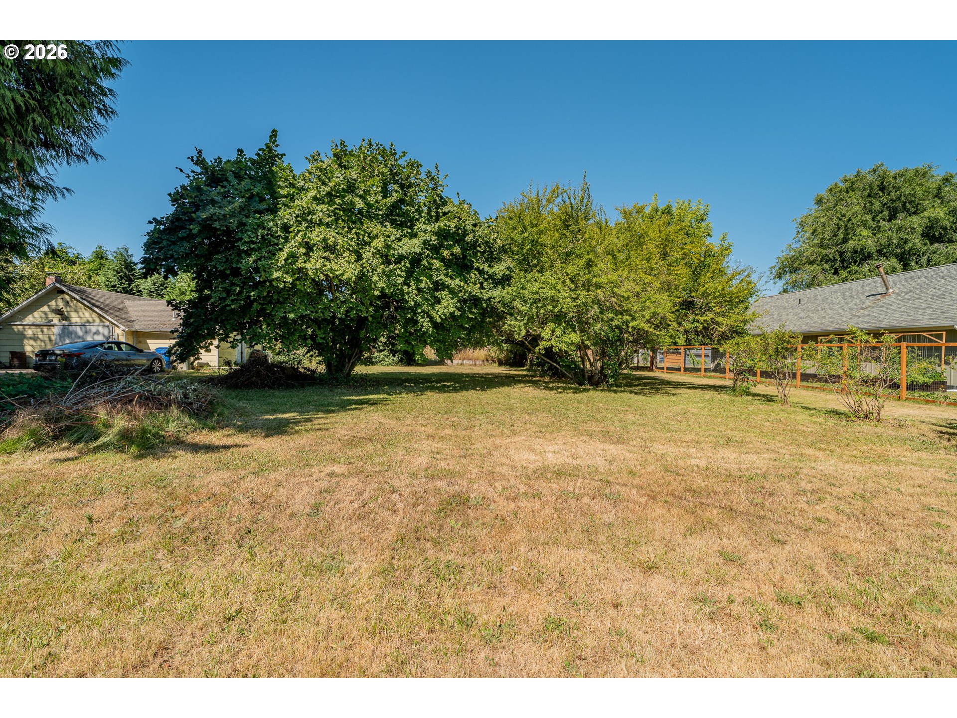 895 ELMA AVE SE