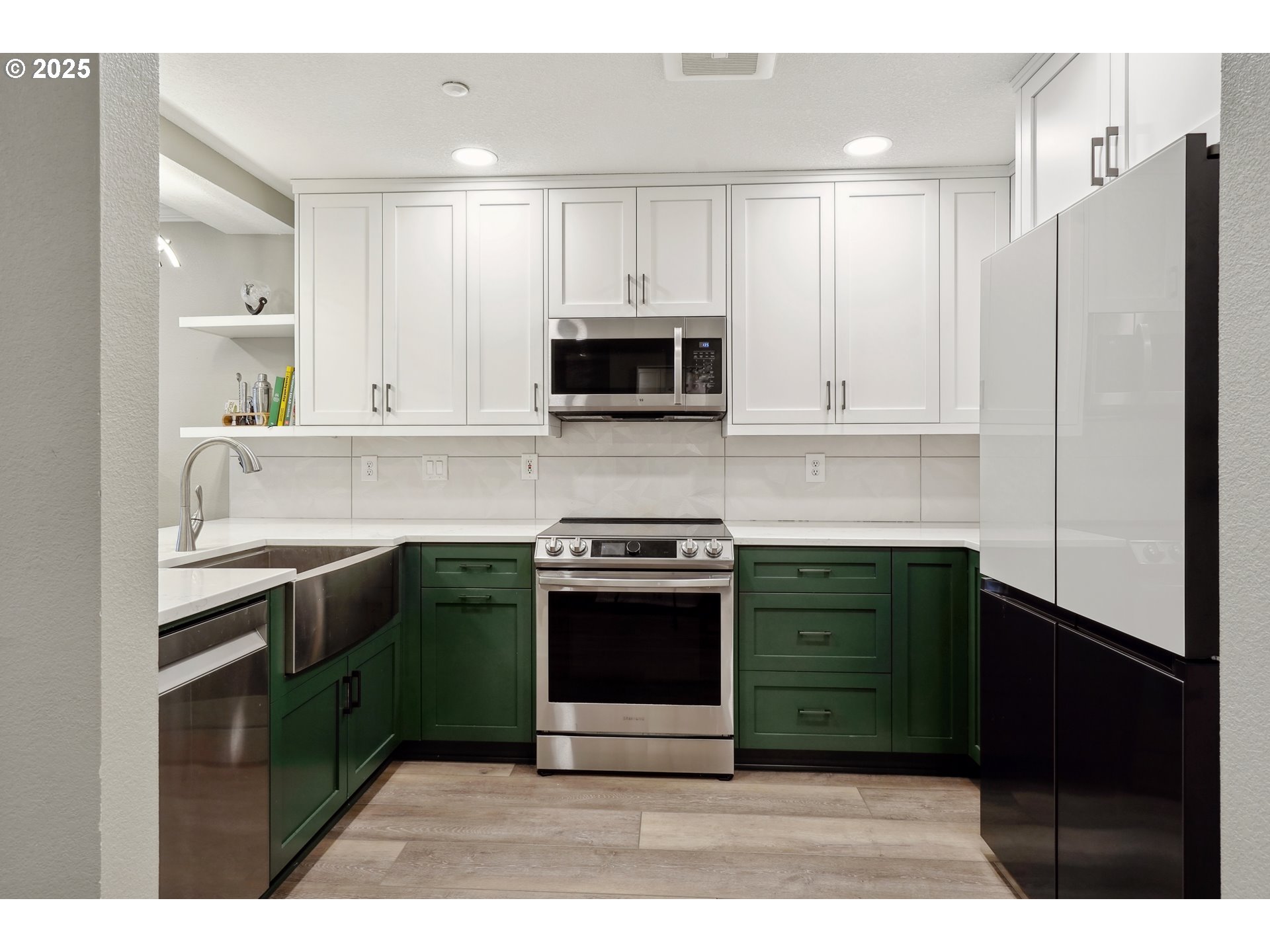 520 SE COLUMBIA RIVER DR 124