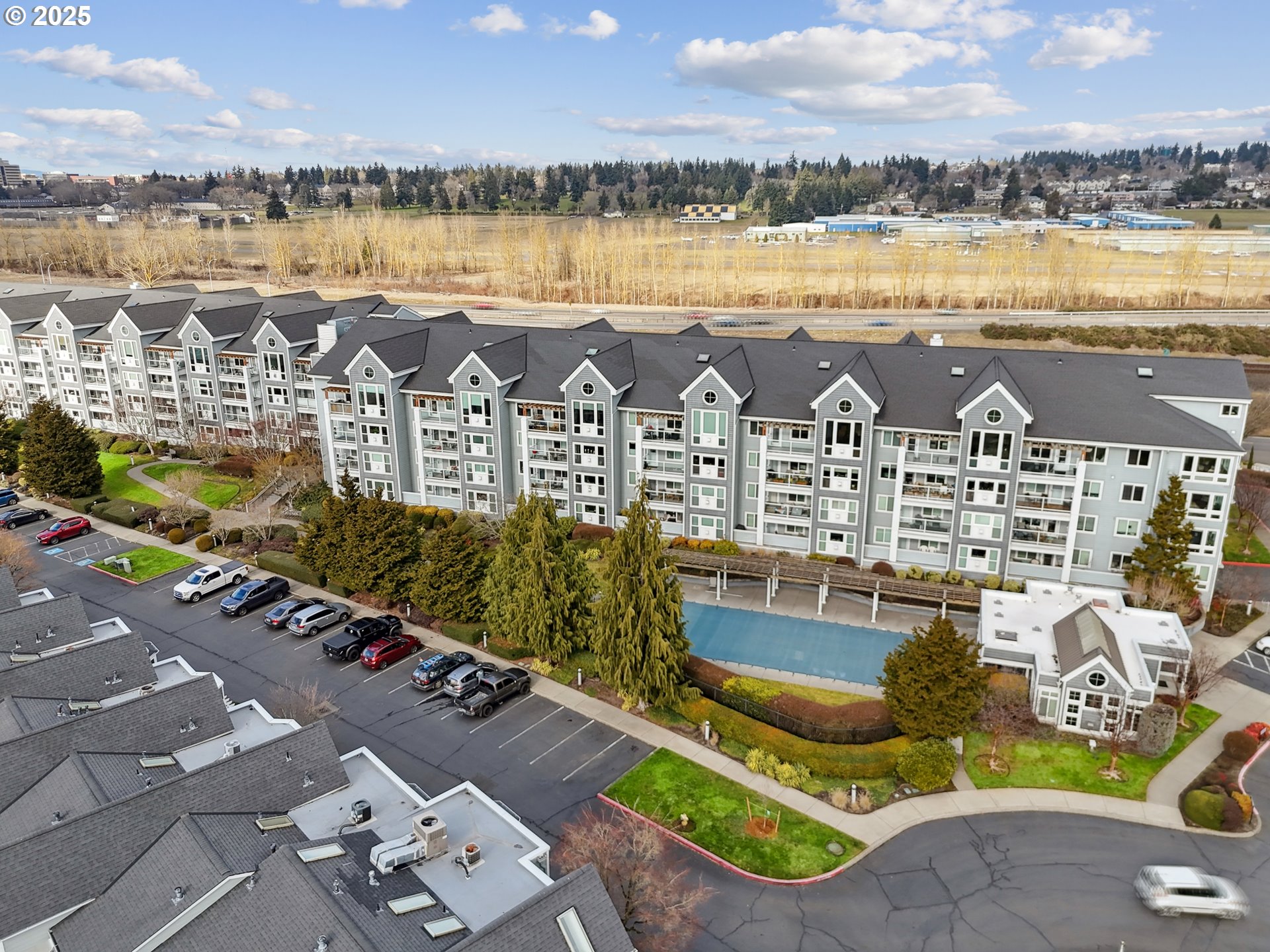 520 SE COLUMBIA RIVER DR 124