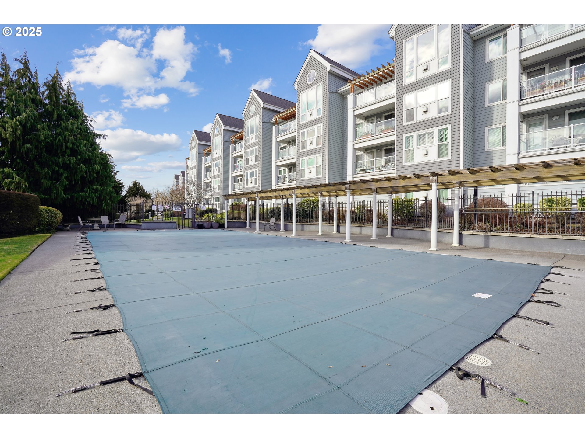 520 SE COLUMBIA RIVER DR 124