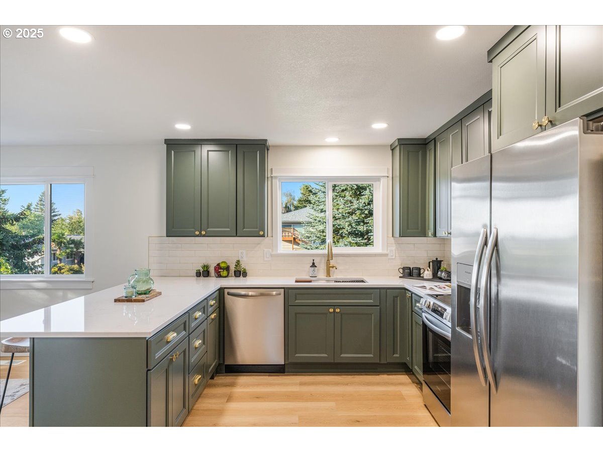 9330 SE SUN CREST DR