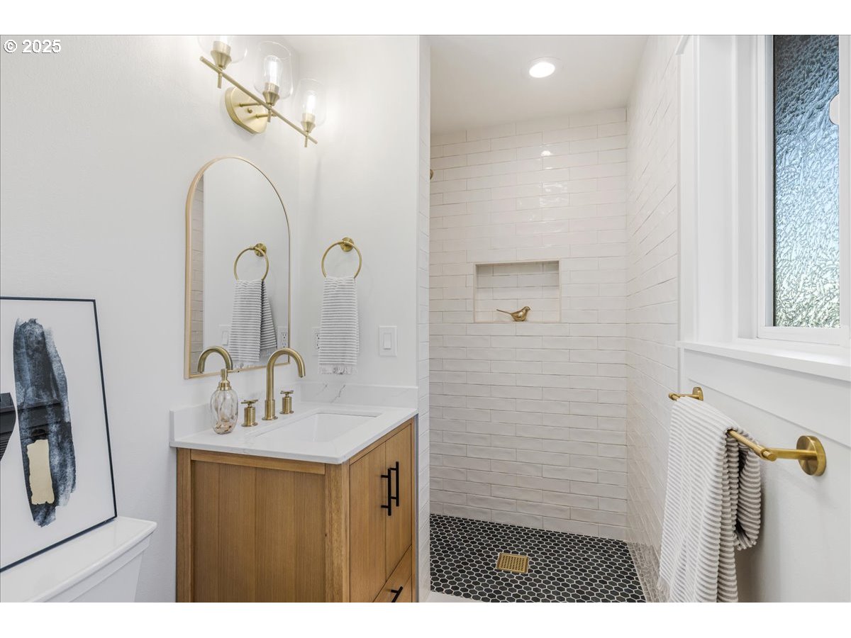 9330 SE SUN CREST DR