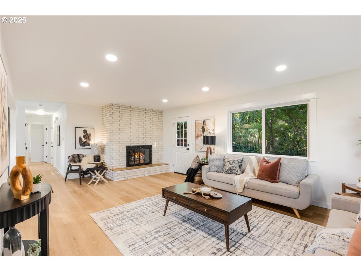 9330 SE SUN CREST DR