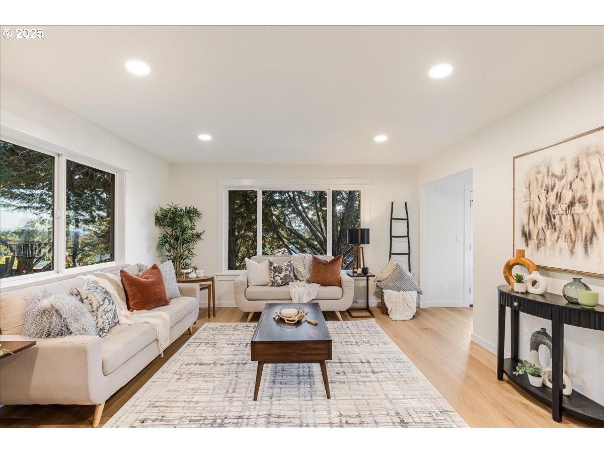 9330 SE SUN CREST DR