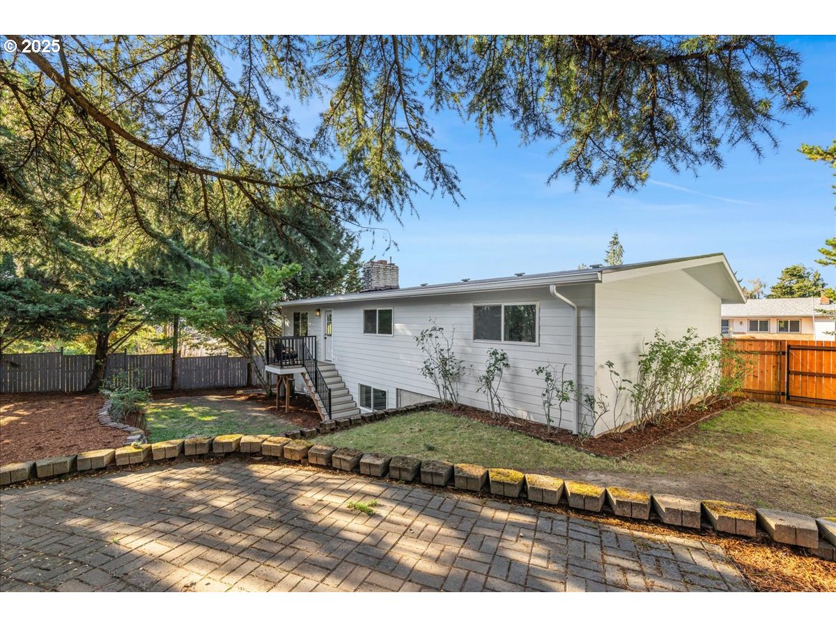 9330 SE SUN CREST DR