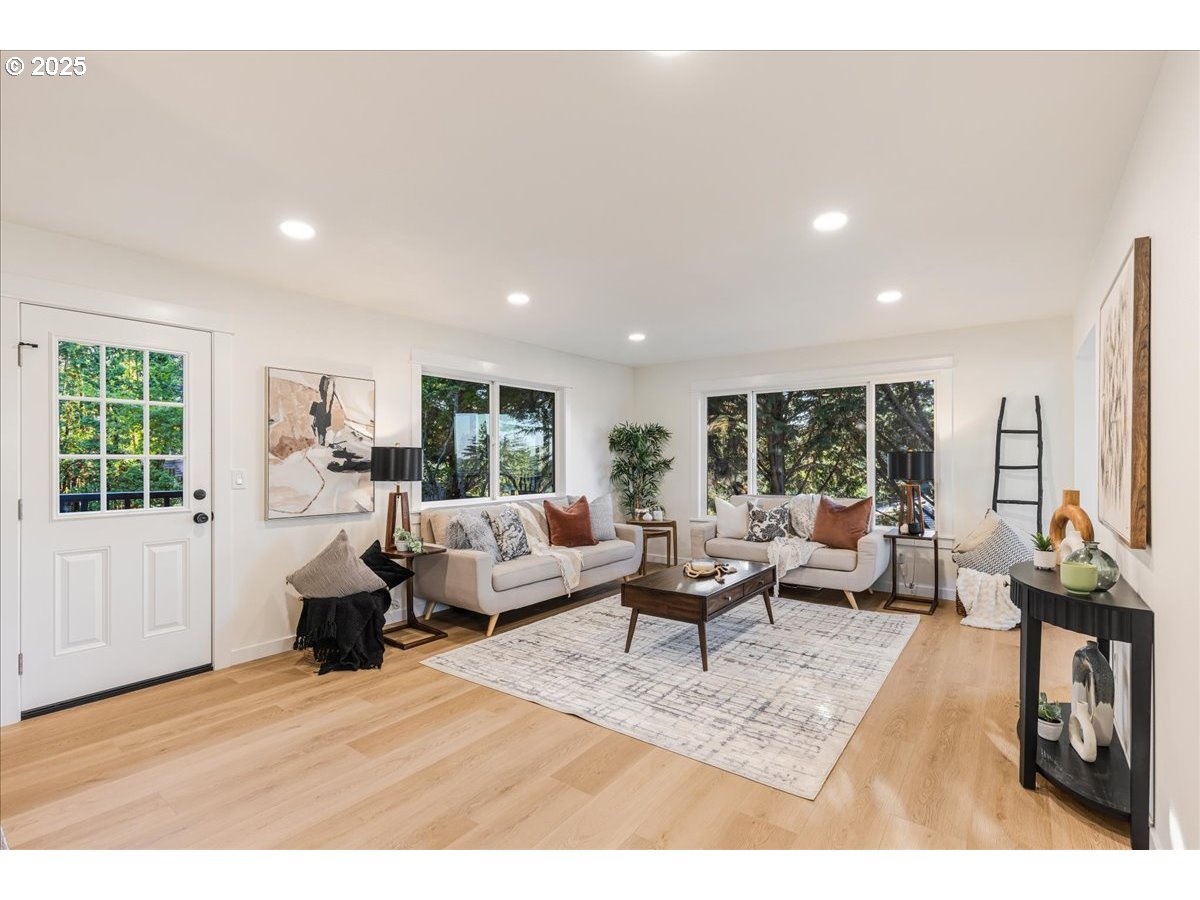 9330 SE SUN CREST DR