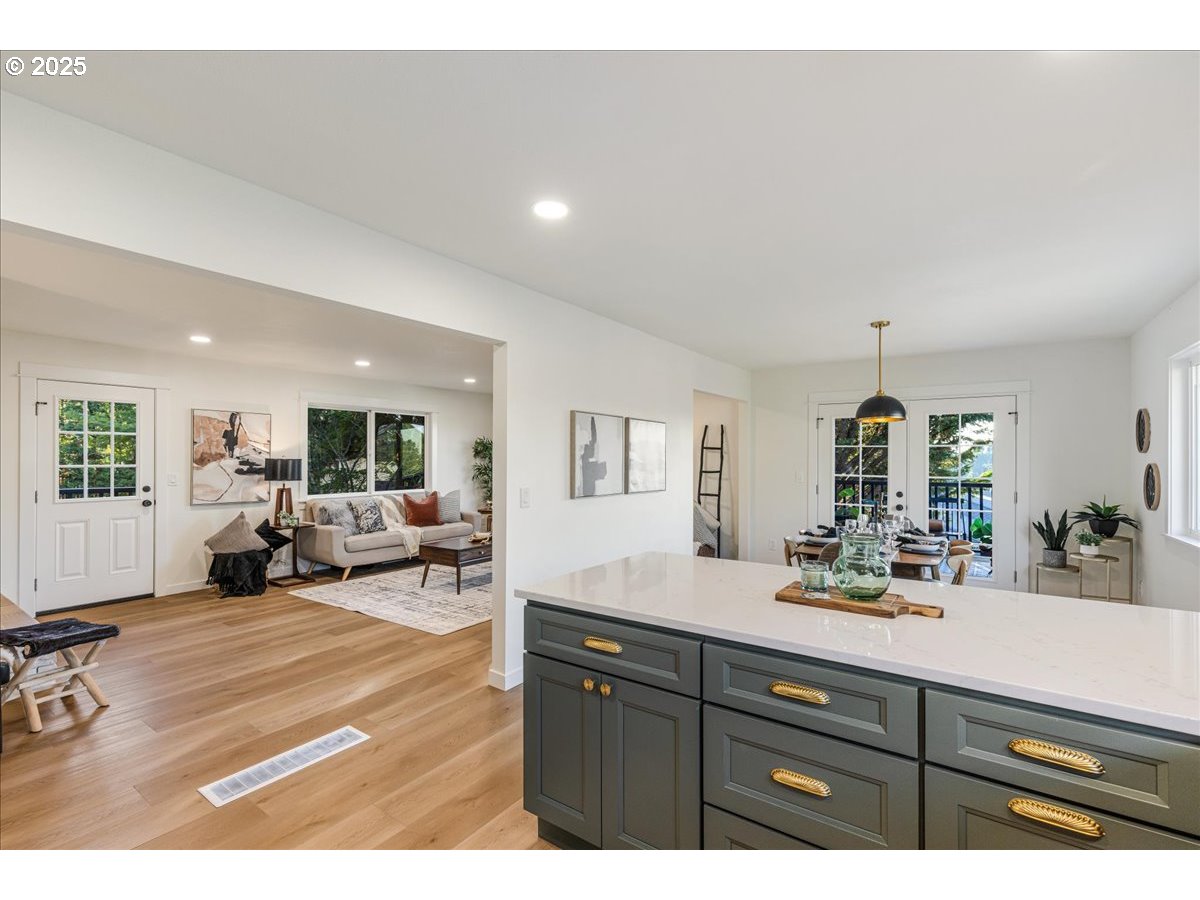 9330 SE SUN CREST DR