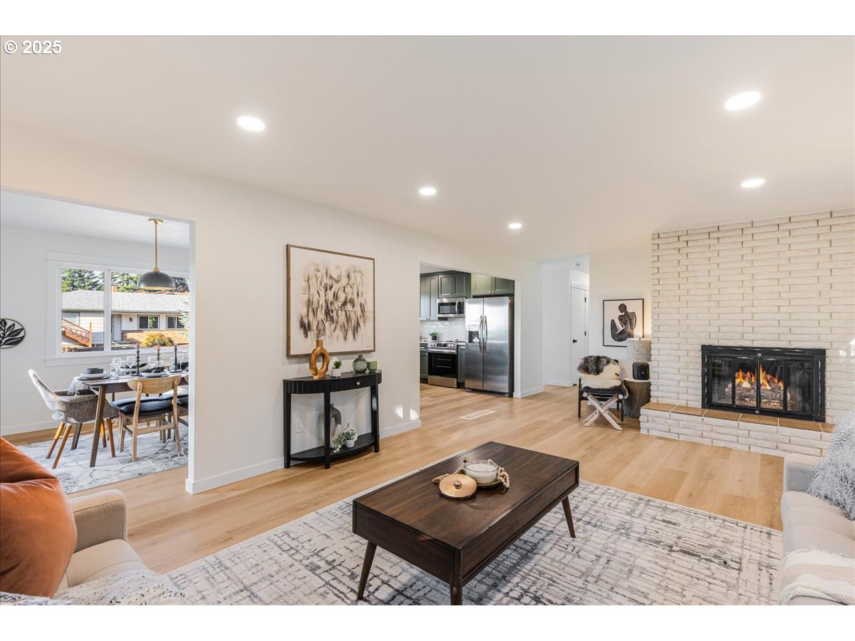 9330 SE SUN CREST DR