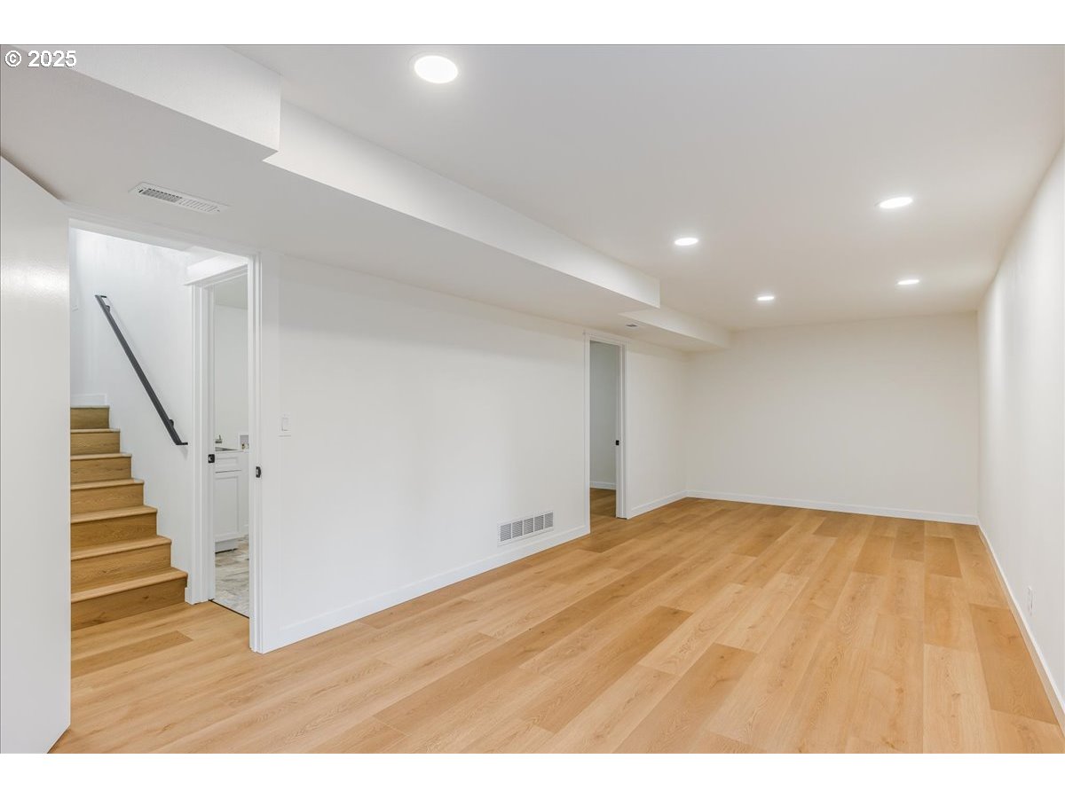 9330 SE SUN CREST DR