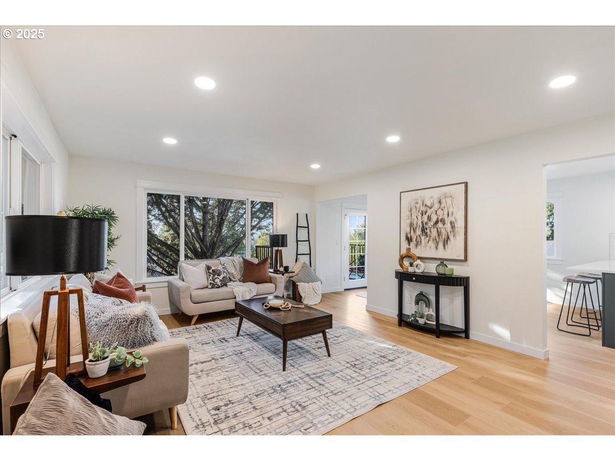 9330 SE SUN CREST DR