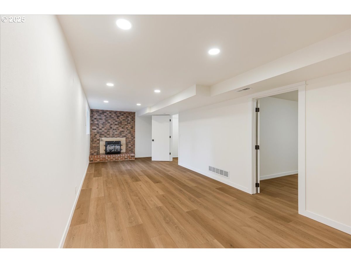 9330 SE SUN CREST DR