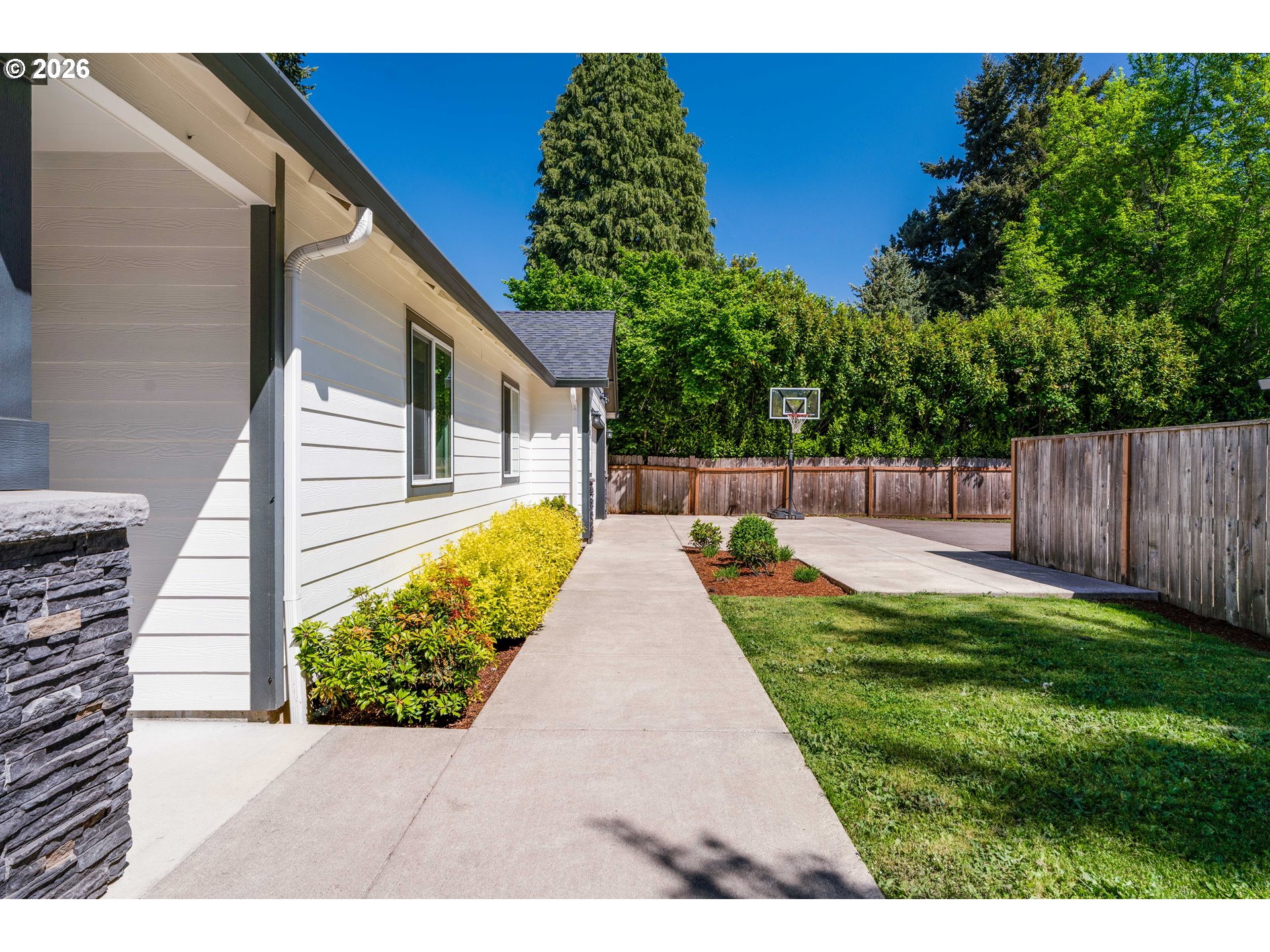 1087 BAXTER RD SE