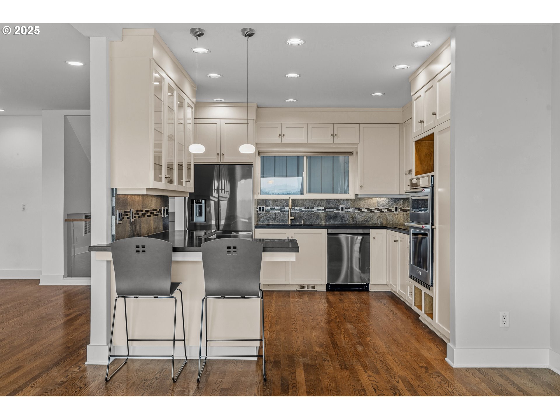 5425 SW VIEW POINT TER