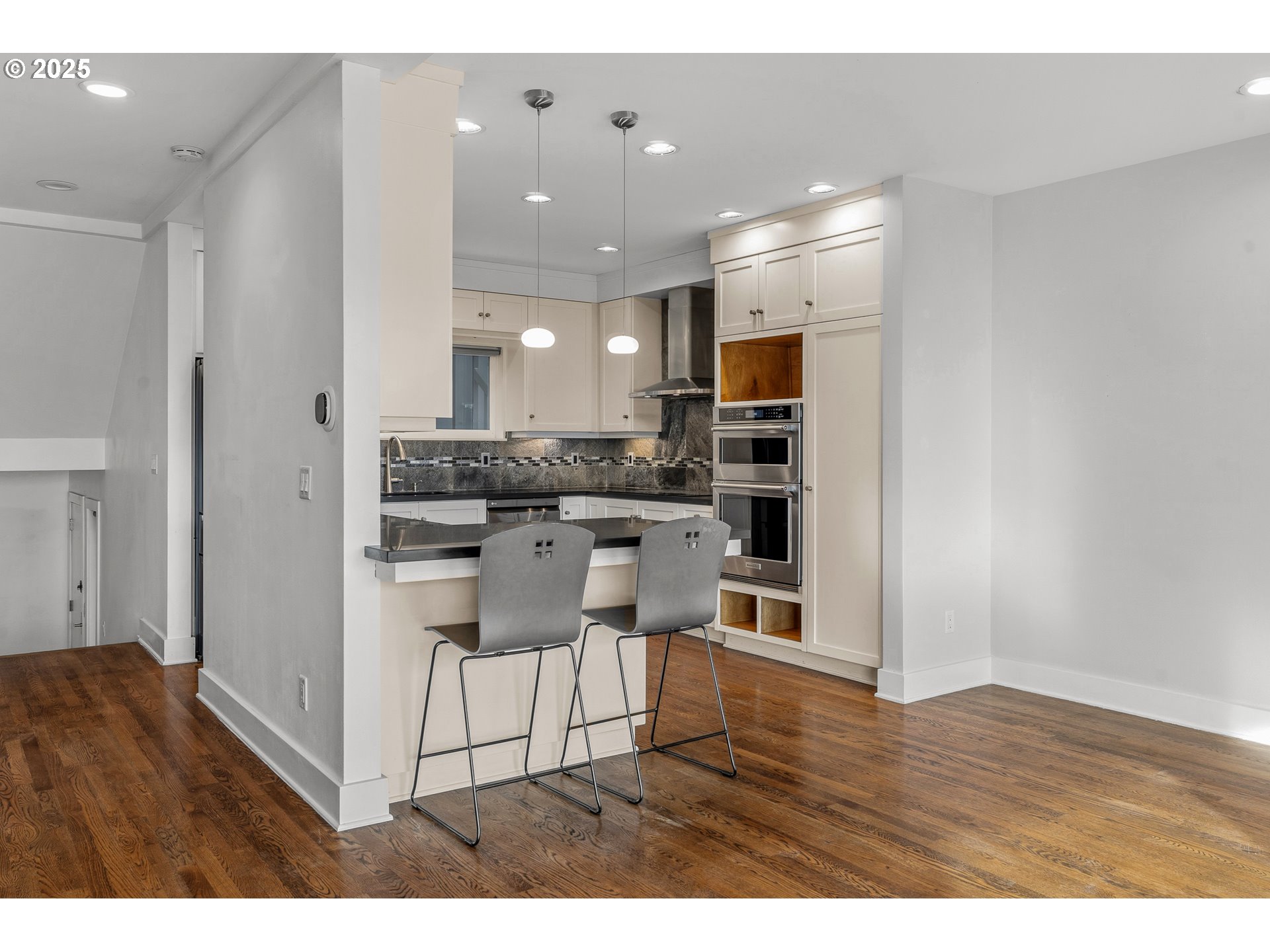 5425 SW VIEW POINT TER