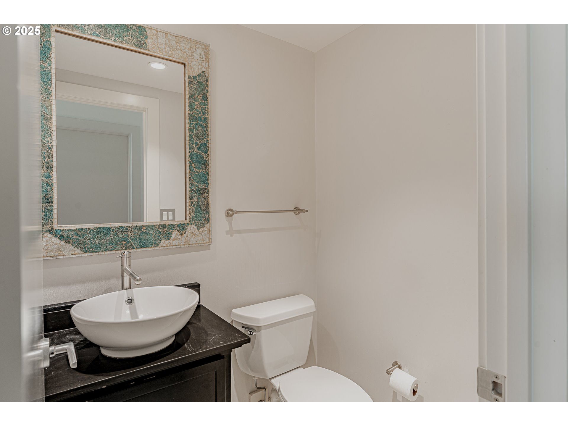 5425 SW VIEW POINT TER