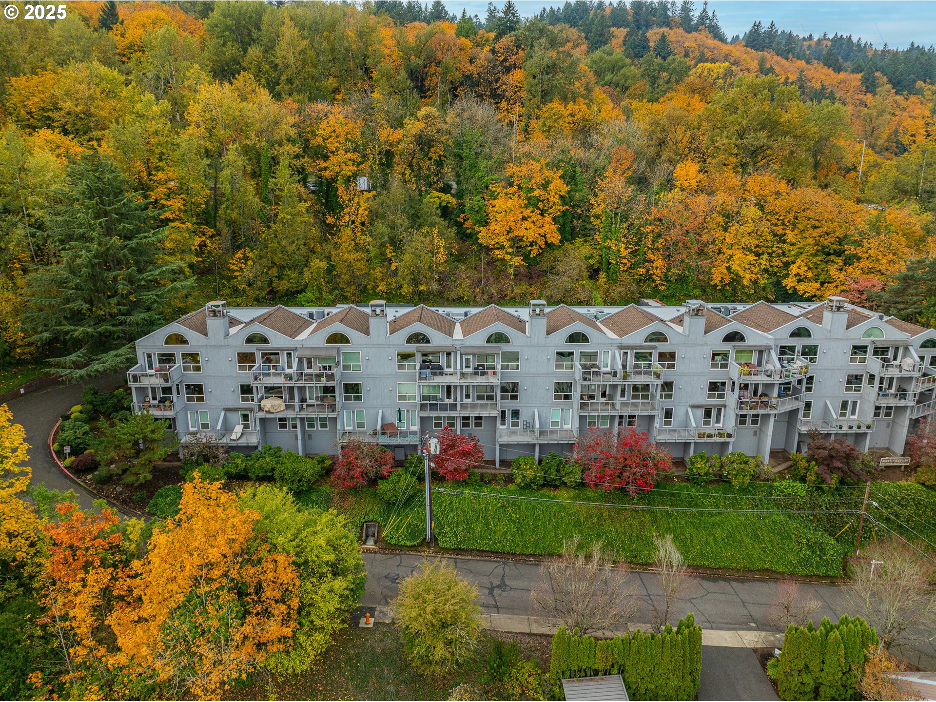 5425 SW VIEW POINT TER