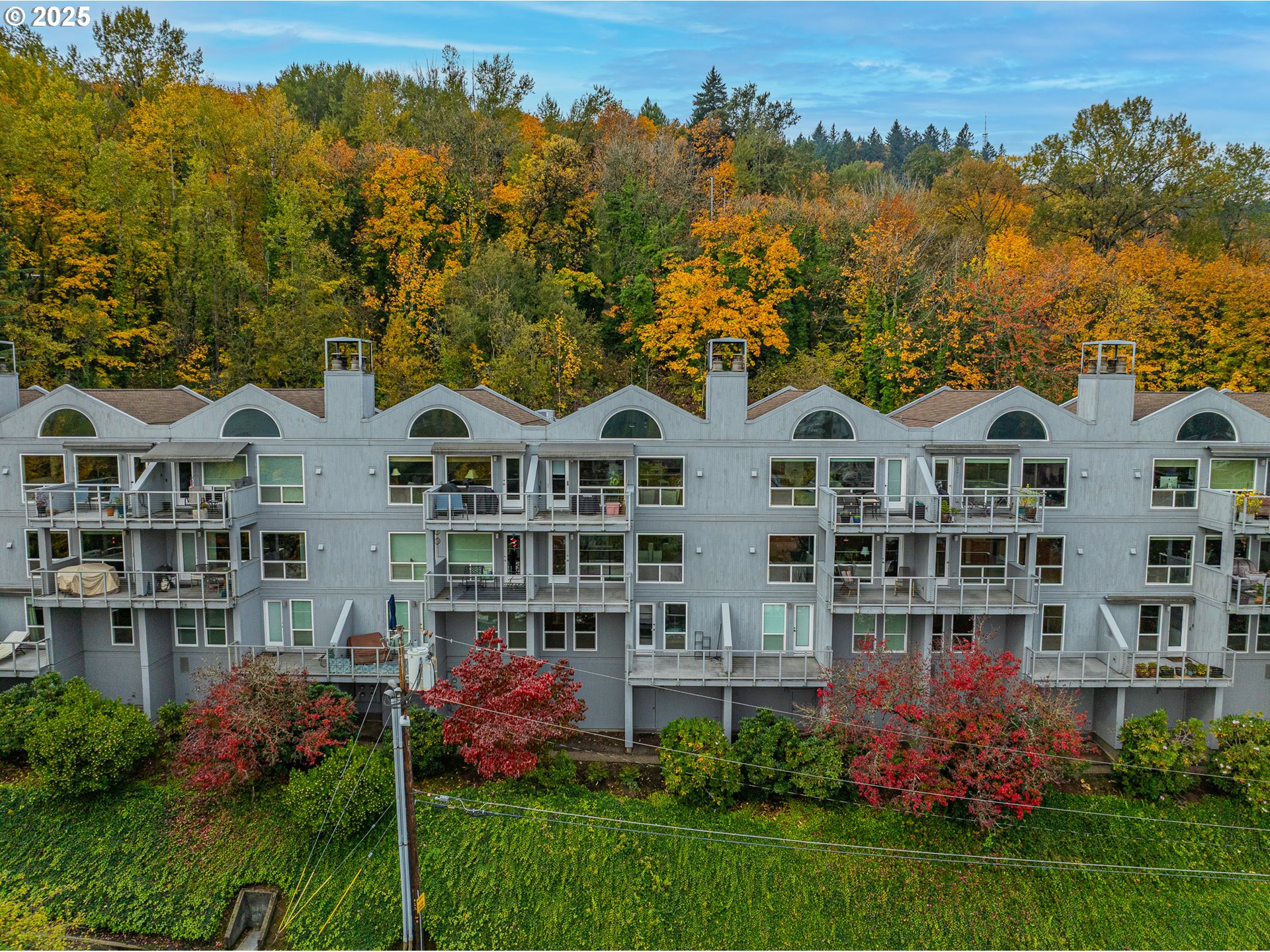 5425 SW VIEW POINT TER