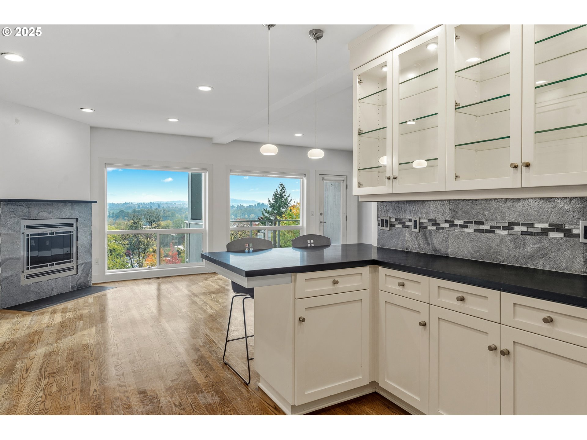 5425 SW VIEW POINT TER